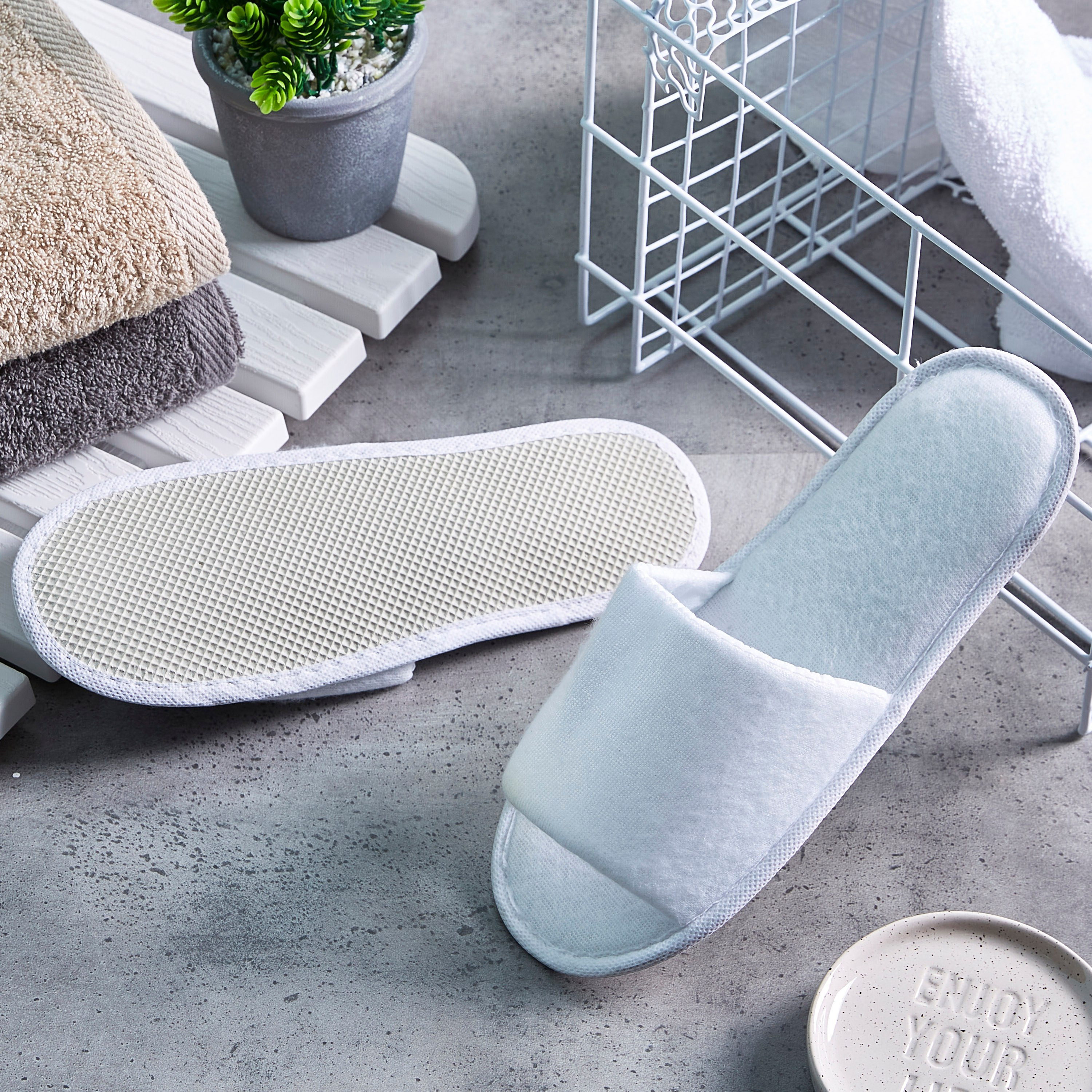 شبشب حمام من ألفين - 28x11 سم-hbxbathroom-bathroomtextiles-image-2