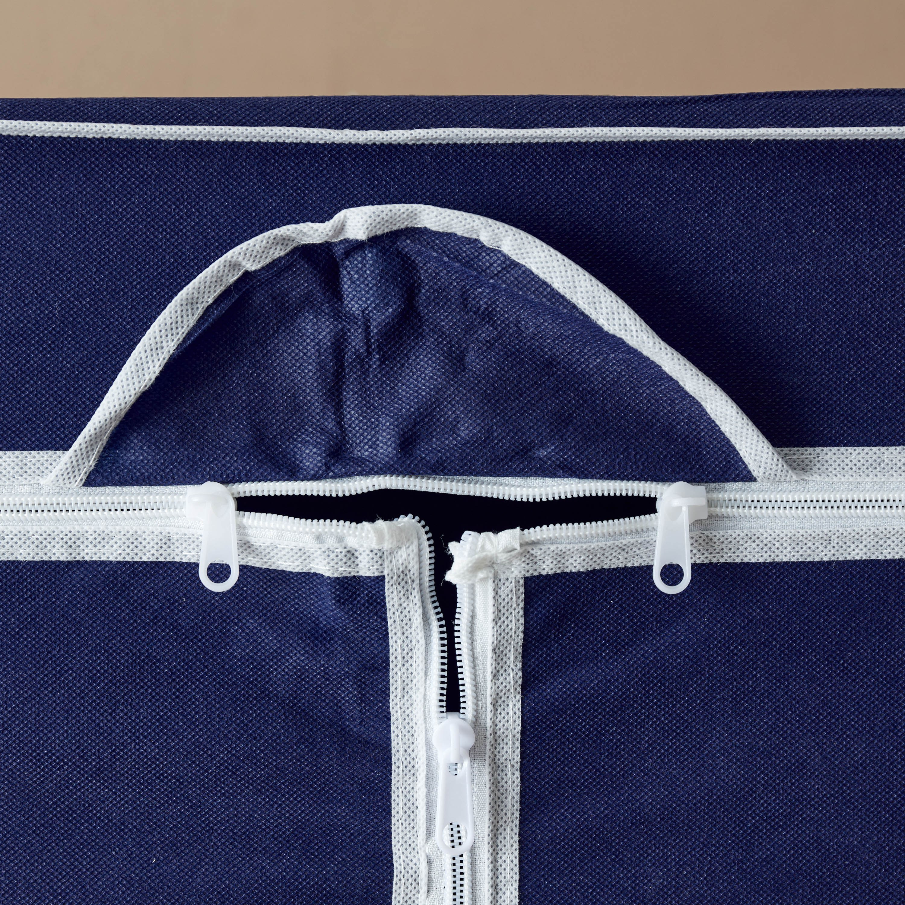 خزانة ملابس غير منسوجة علي شكل T من أميتي-hbxbedroom-bedroomaccessories-bedroomstorage-image-5