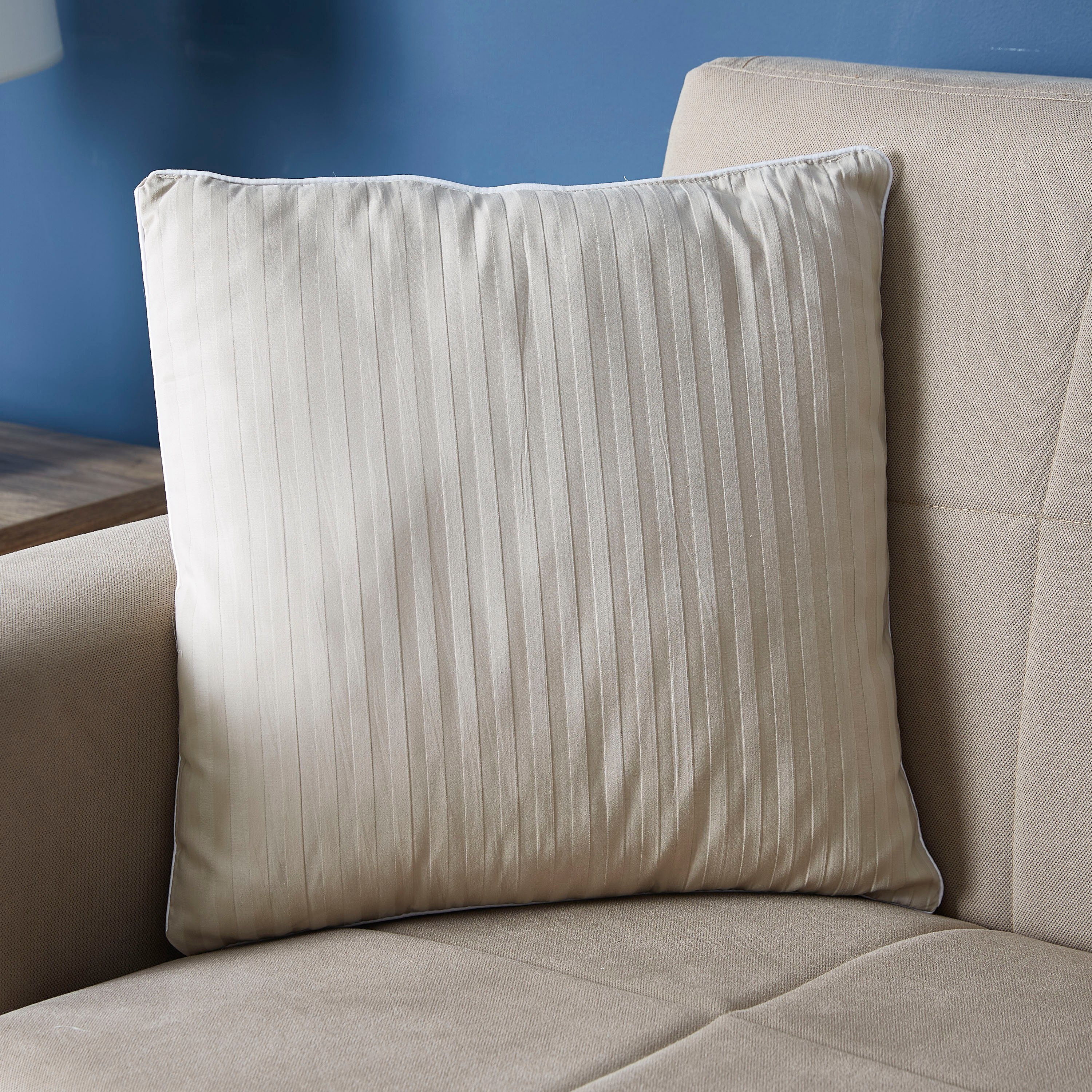 وسادة محشوة مخططة قطن وساتن من هاميلتون  - 45x45 سم-hbxlivingroom-furnishings-cushionsandcovers-filledcushions-image-1