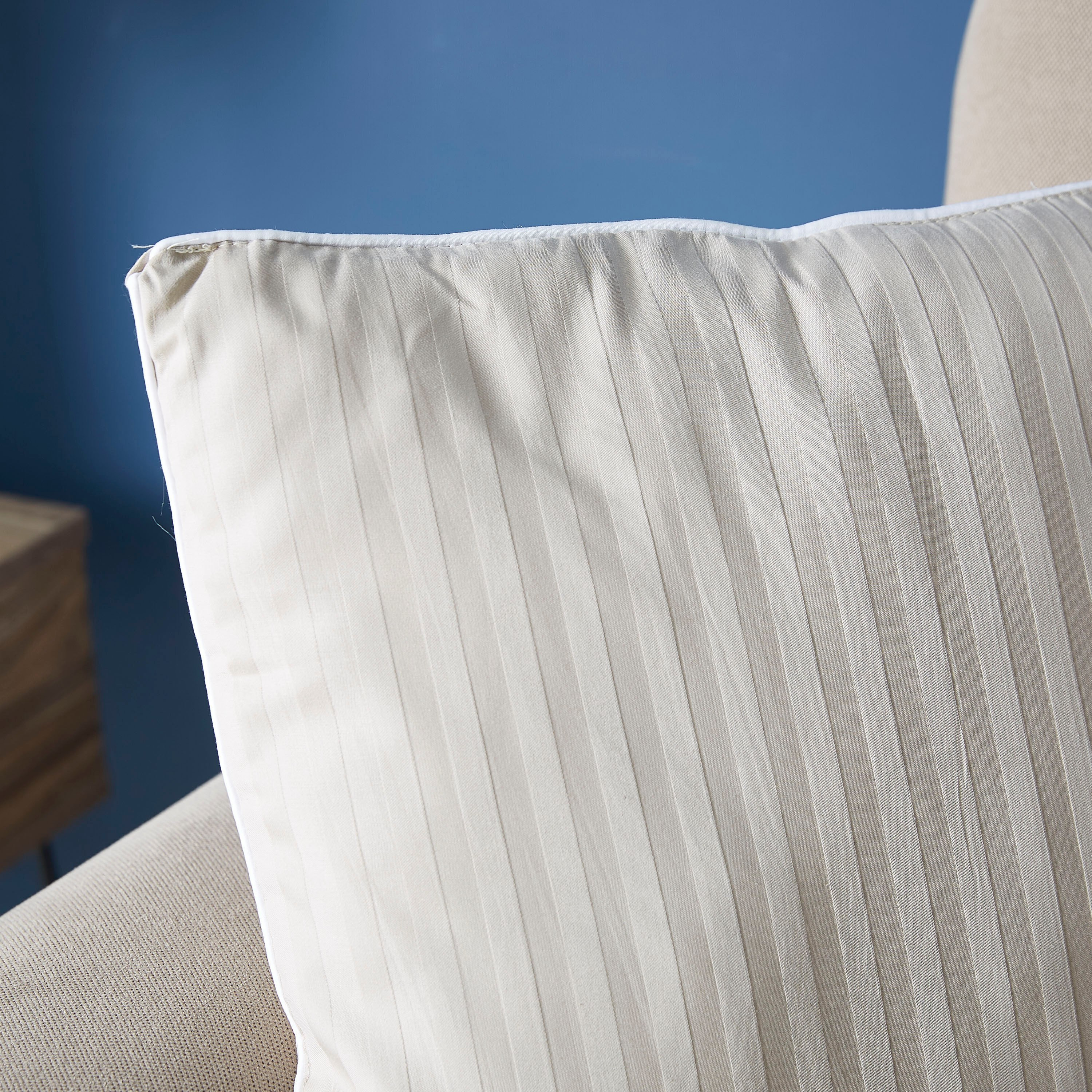 وسادة محشوة مخططة قطن وساتن من هاميلتون  - 45x45 سم-hbxlivingroom-furnishings-cushionsandcovers-filledcushions-image-2