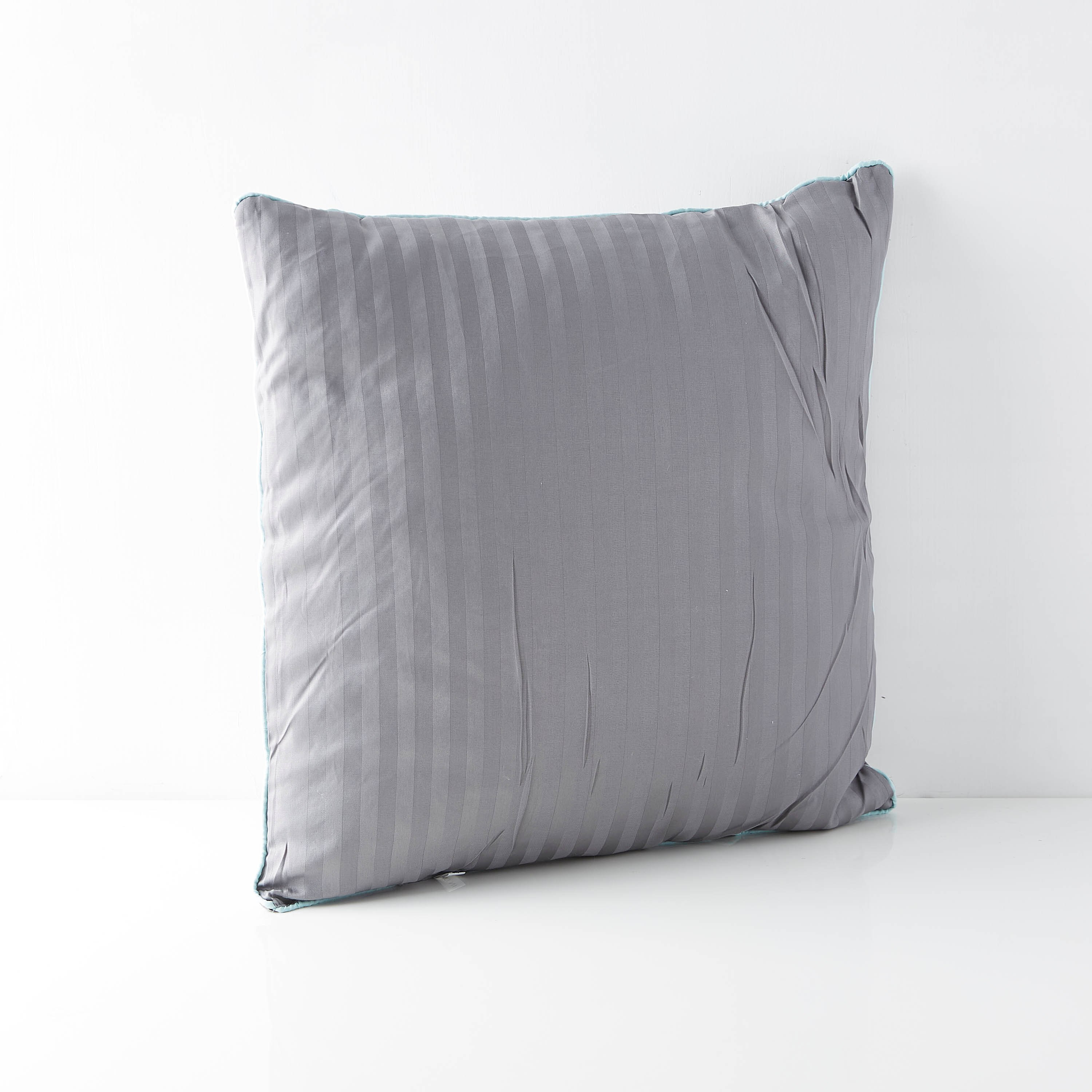 وسادة محشوة مخططة قطن وساتن من هاميلتون  - 45x45 سم-hbxlivingroom-furnishings-cushionsandcovers-filledcushions-image-4