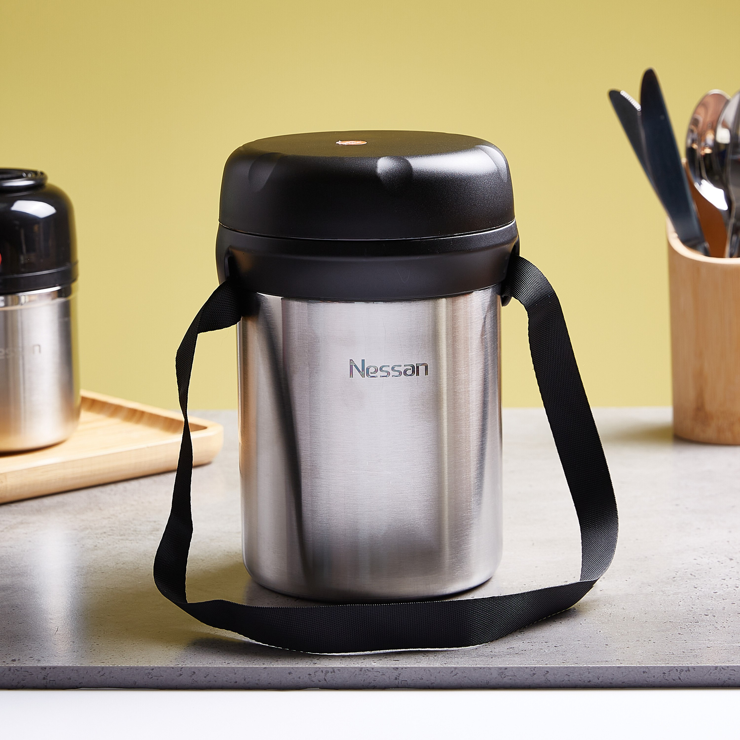 صندوق غداء عازل ستانليس ستيل 3 حاويات من كازا ليجند-hbxhomeware-hbxkitchen-image-1