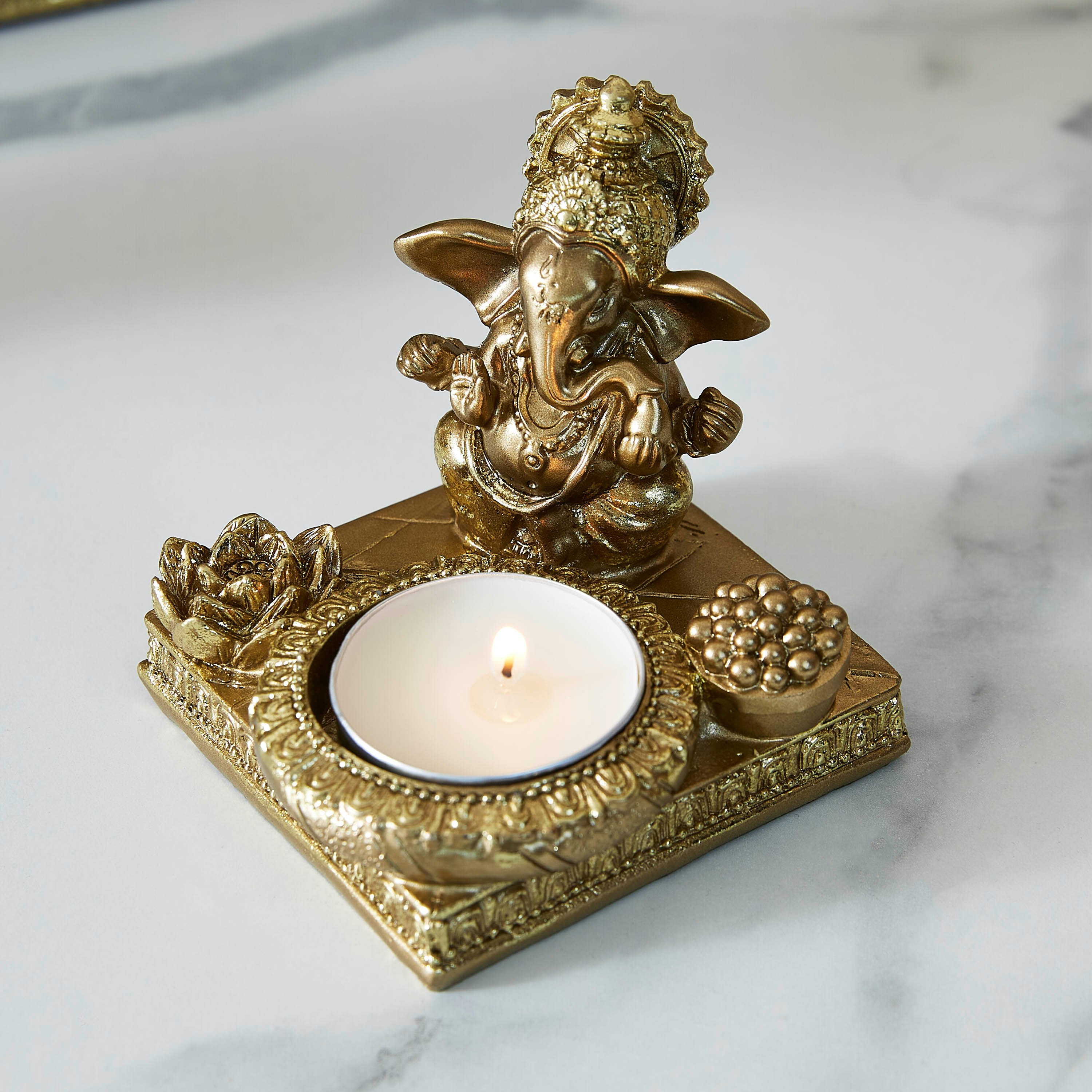 تمثال الإله غانيشا مع حامل شموع صغيرة-hbxlivingroom-decorandaccessories-candleholders-image-1