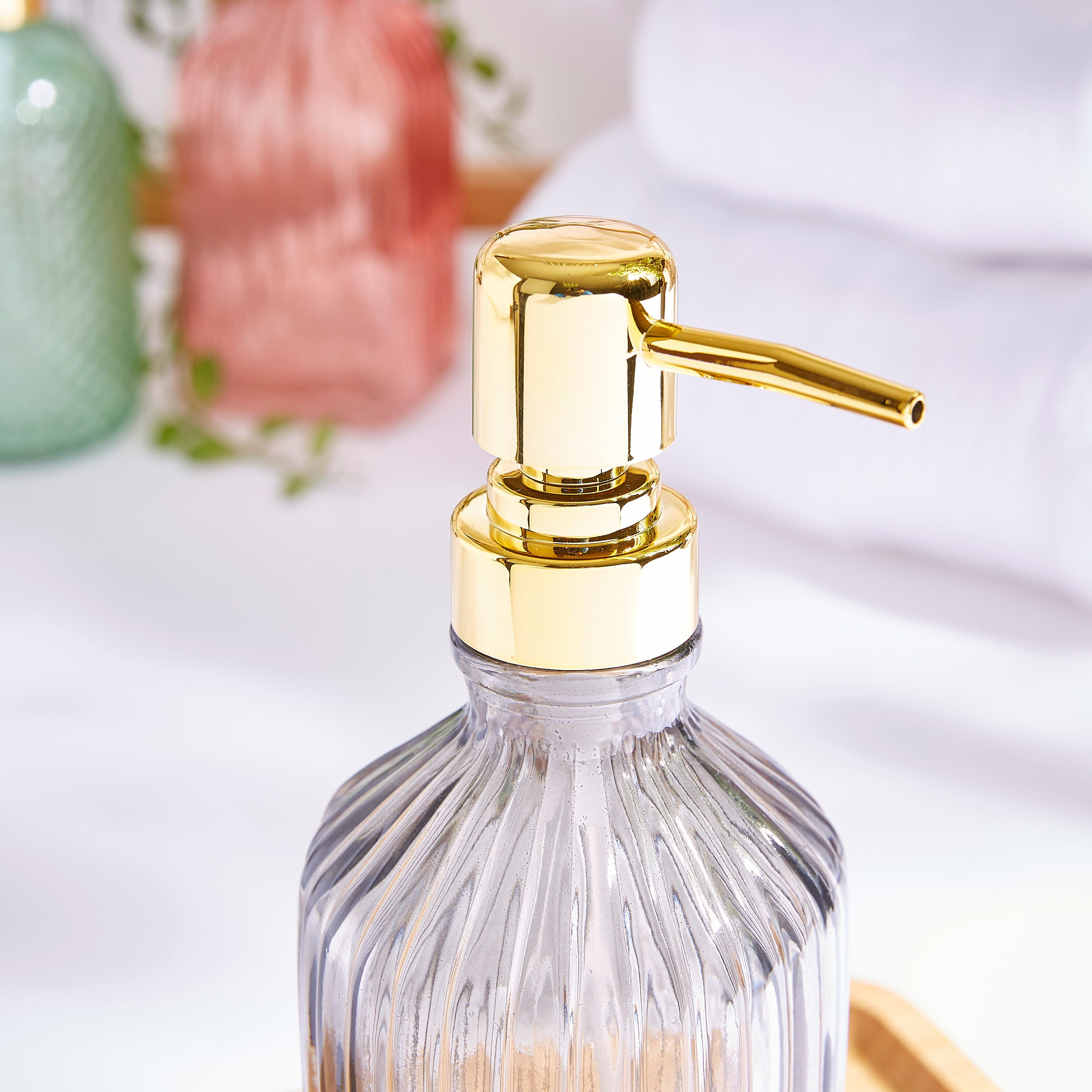 موزع صابون زجاجي من فيجا-hbxdecorandfurnishings-bathroomaccessories-bathroomsets-image-2