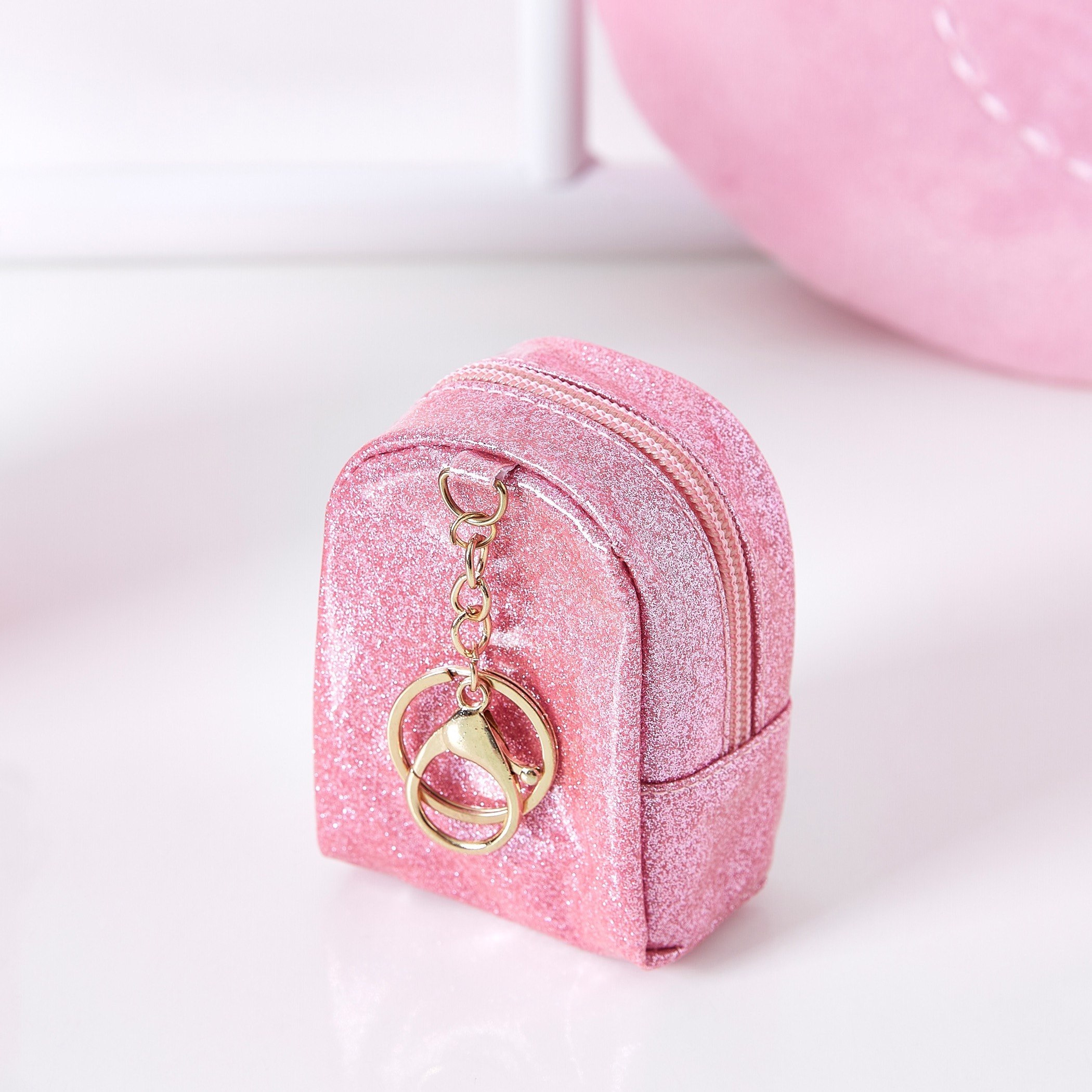 محفظة نقود بحلقة مفاتيح و شارة لامعة من ميكي ماوس-hbxkidsandyouth-playroom-stationery-image-2