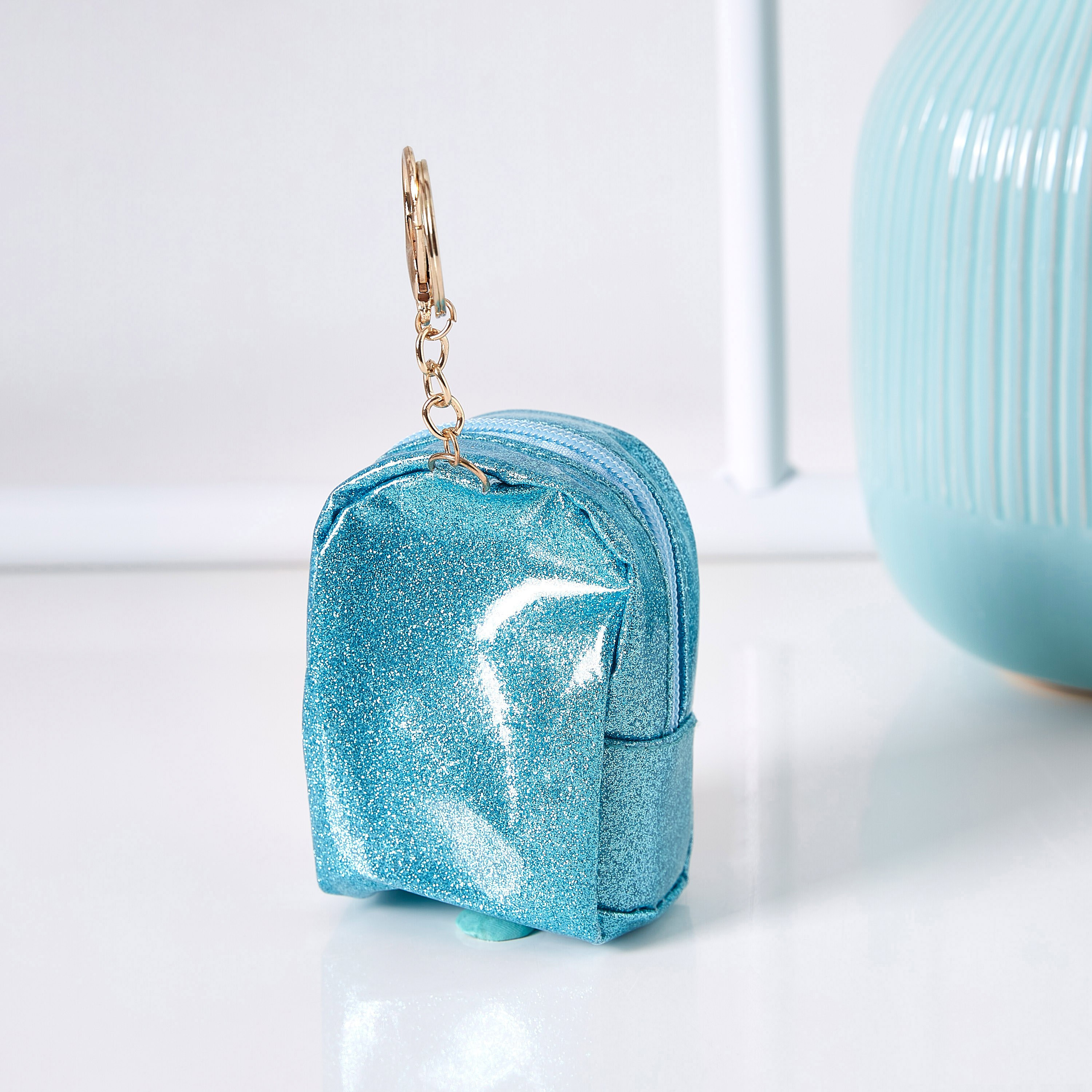 محفظة نقود بحلقة مفاتيح و شارة لامعة من فروزن - 10 سم-hbxkidsandyouth-playroom-stationery-image-4