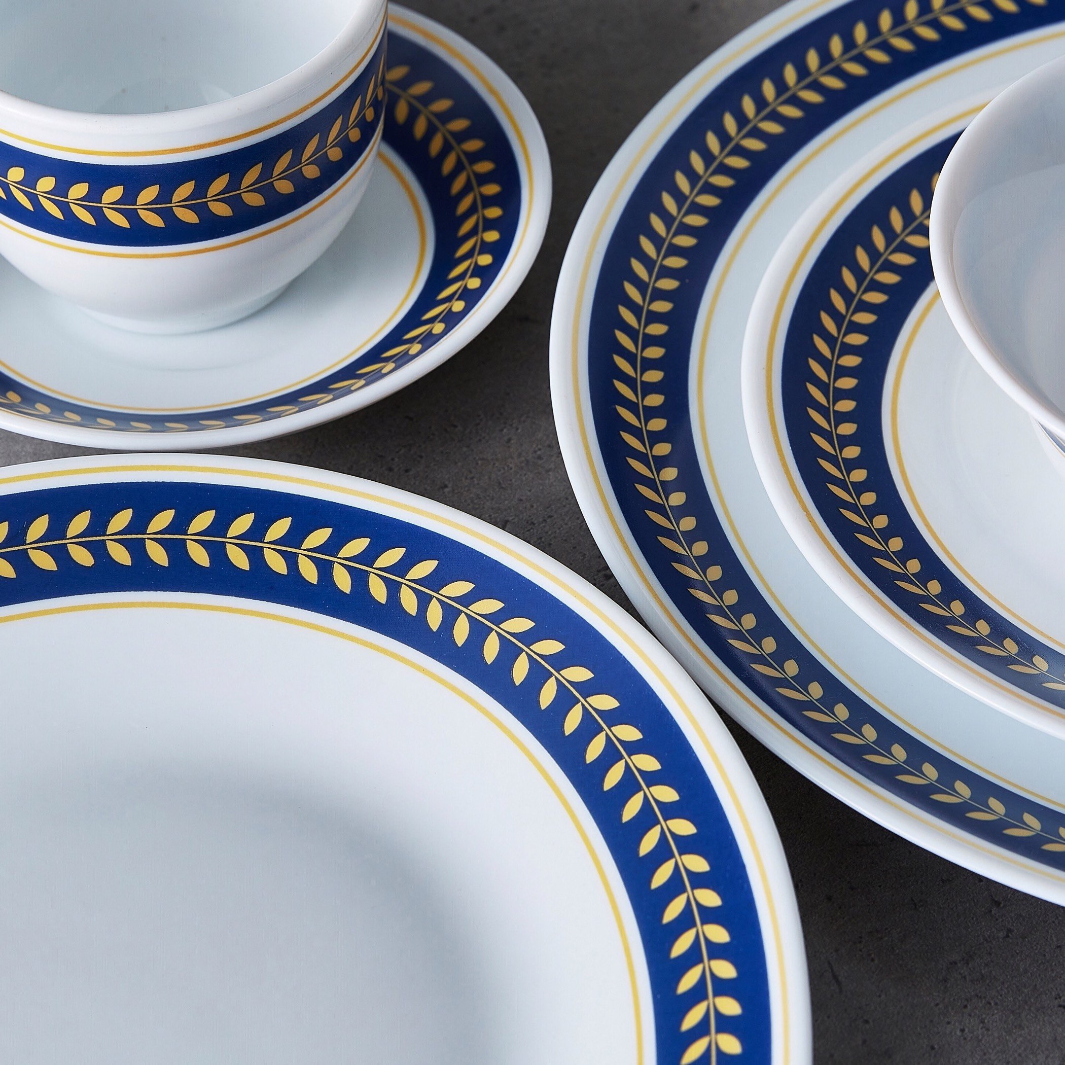 طقم مستلزمات مائدة أوبالوير أزرق من آيفوري امبيريال - 39 قطعة-hbxhomeware-hbxkitchen-image-9