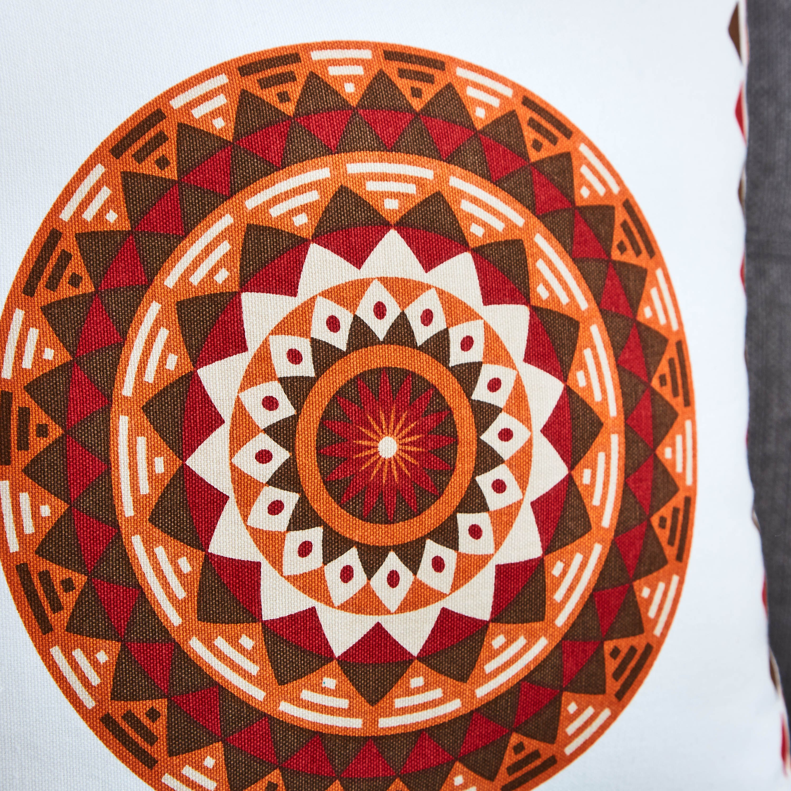 غطاء وسادة قطن بطبعات من نوفا جيو - 40x40 سم-hbxhomeware-cushionsandcovers-cushioncovers-image-2