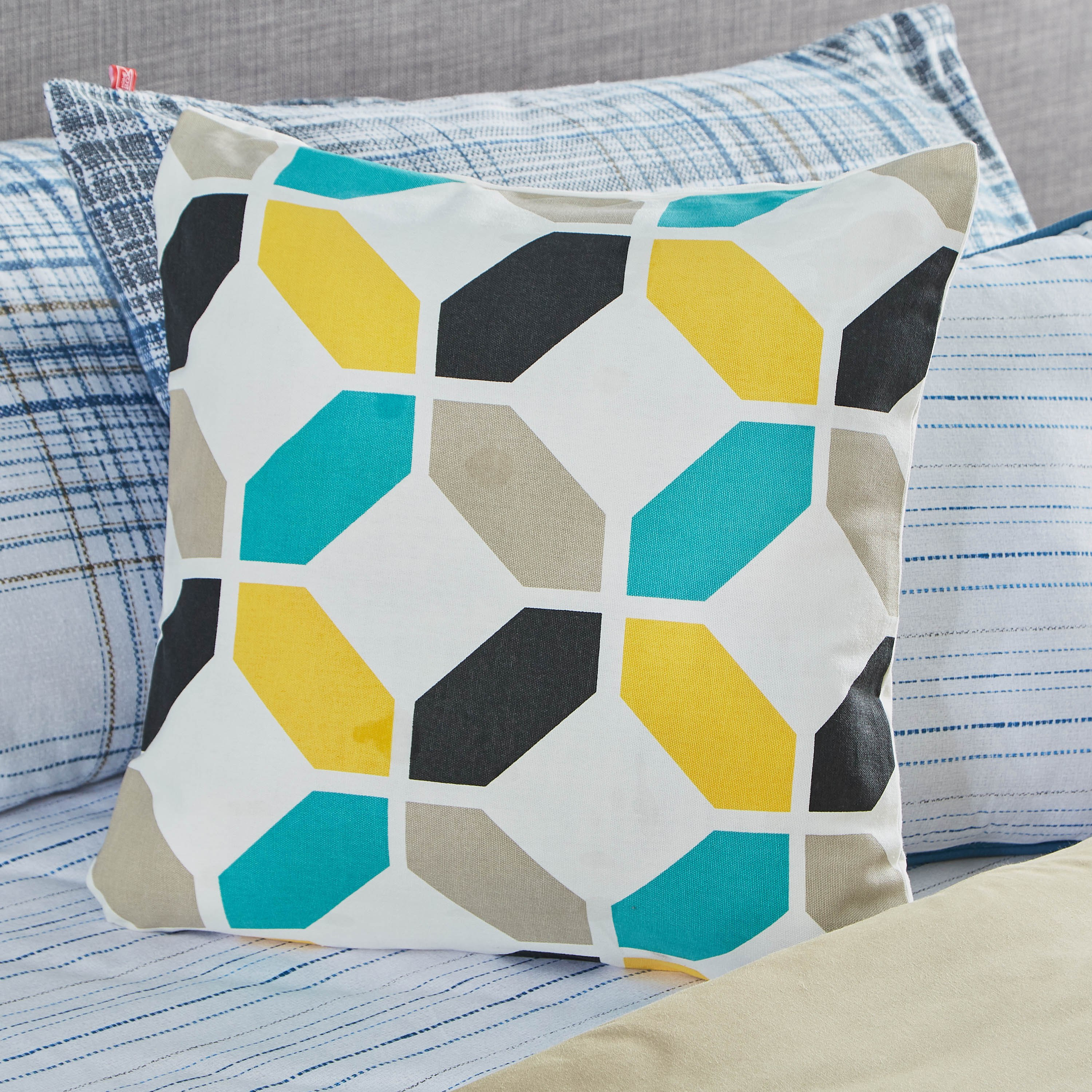غطاء وسادة قطن بطبعات من نوفا كيليم - 50x50 سم-hbxhomeware-cushionsandcovers-cushioncovers-image-1