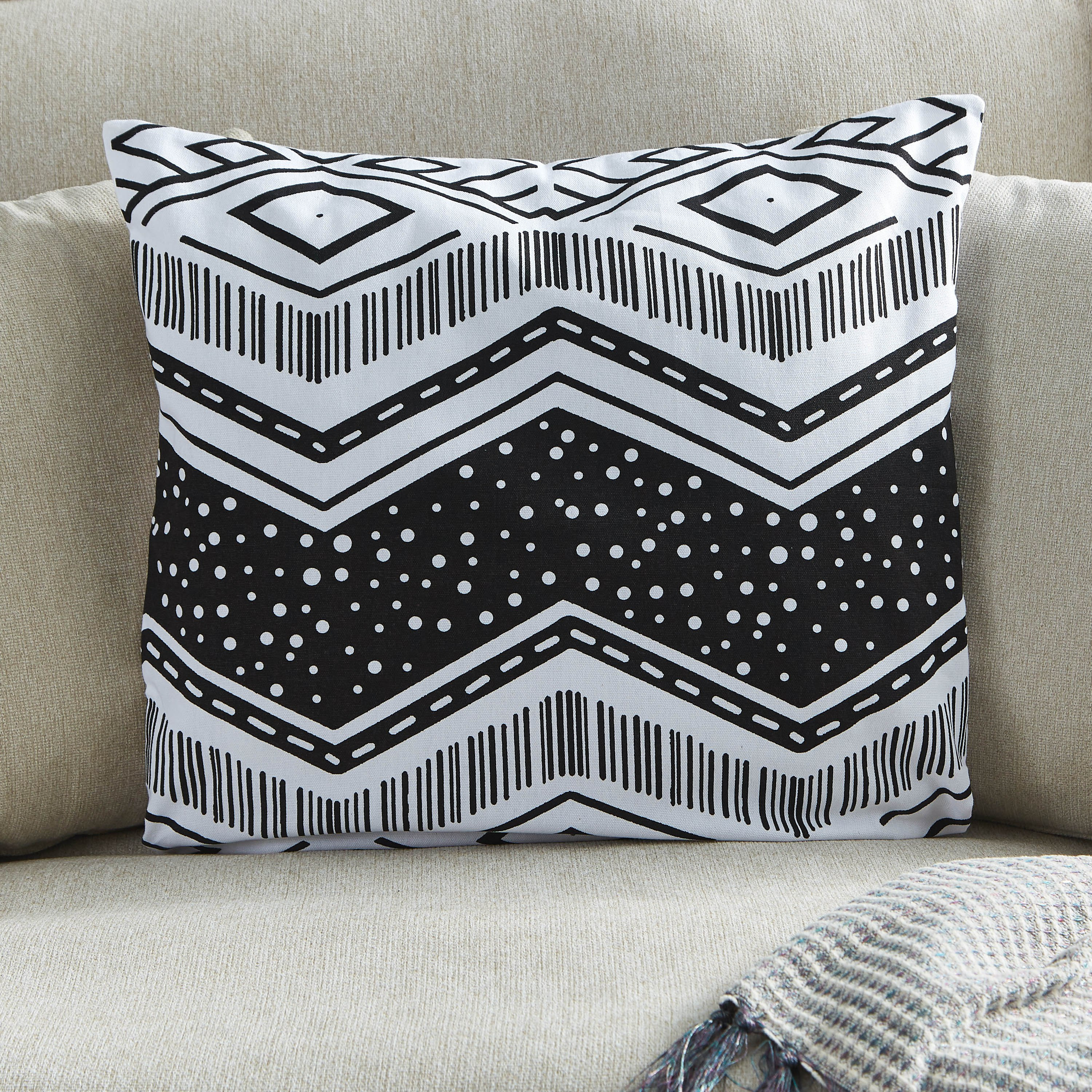 غطاء وسادة قطن بطبعات من نوفا أفرو - 50x50 سم-hbxhomeware-cushionsandcovers-cushioncovers-image-1