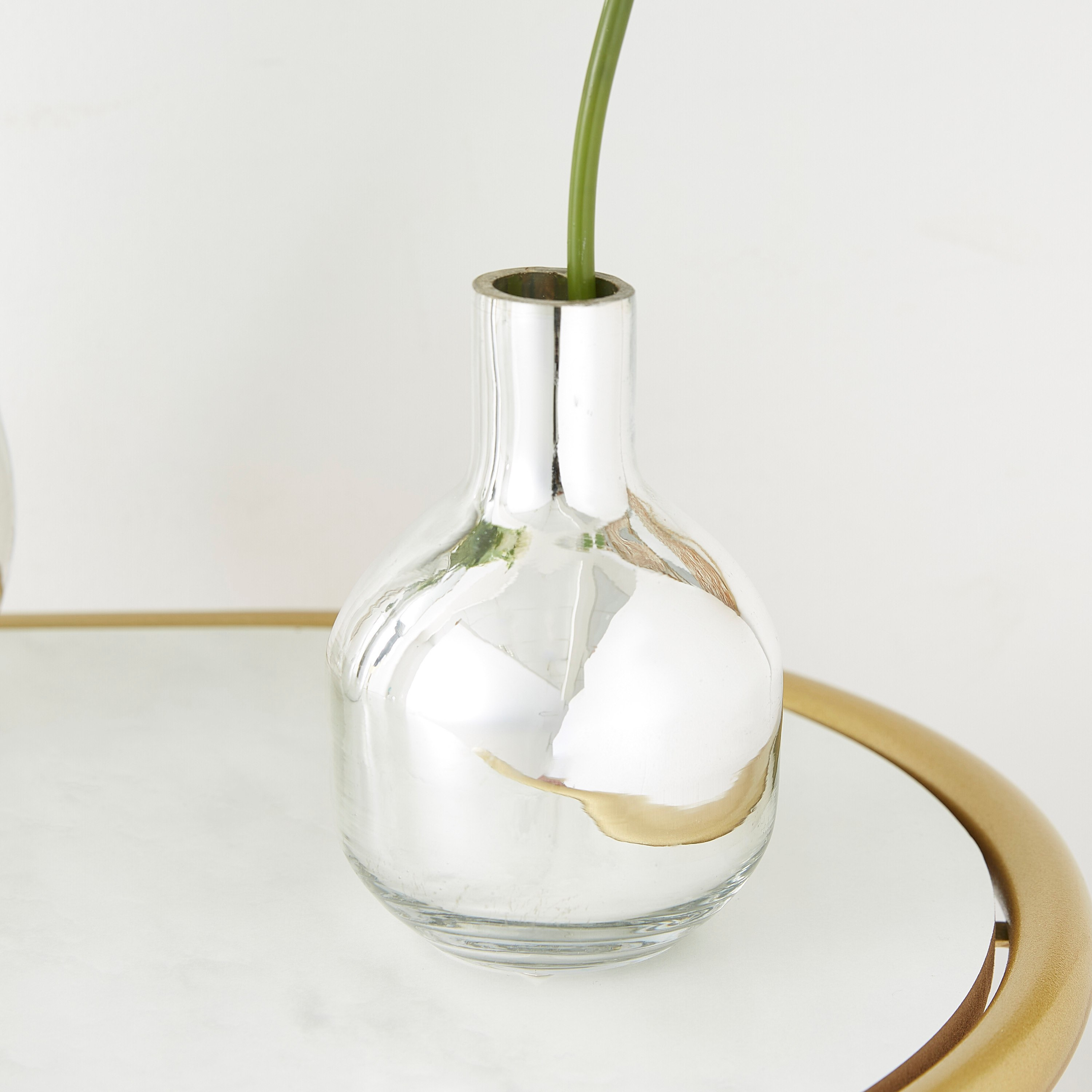 مزهرية زجاجية بتصميم قارورة - هانا-hbxbedroom-decorandaccessories-vases-image-1