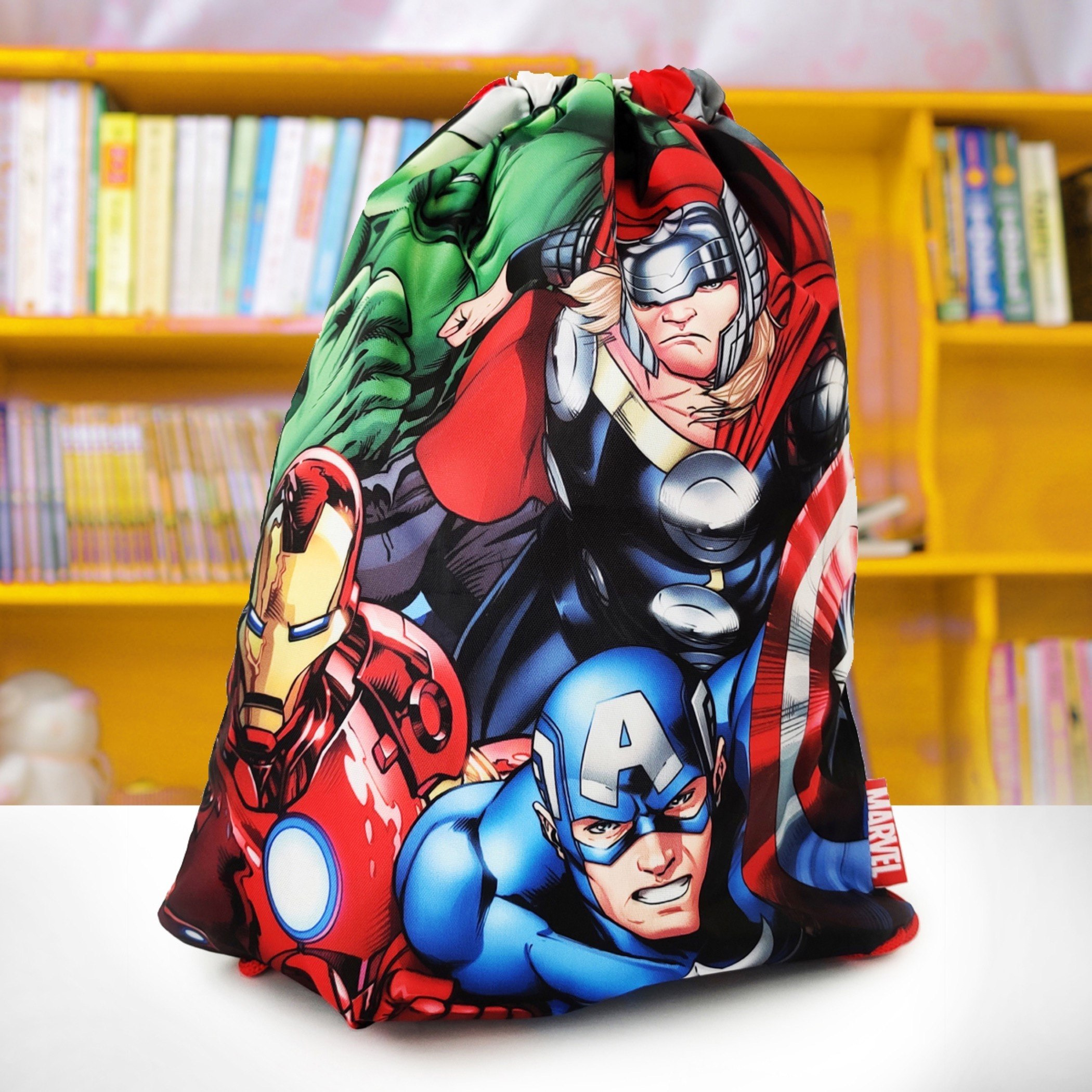 شنطة برباط آفنجرز - 35x16 سم-hbxhomeware-hbxkidsandyouth-image-1