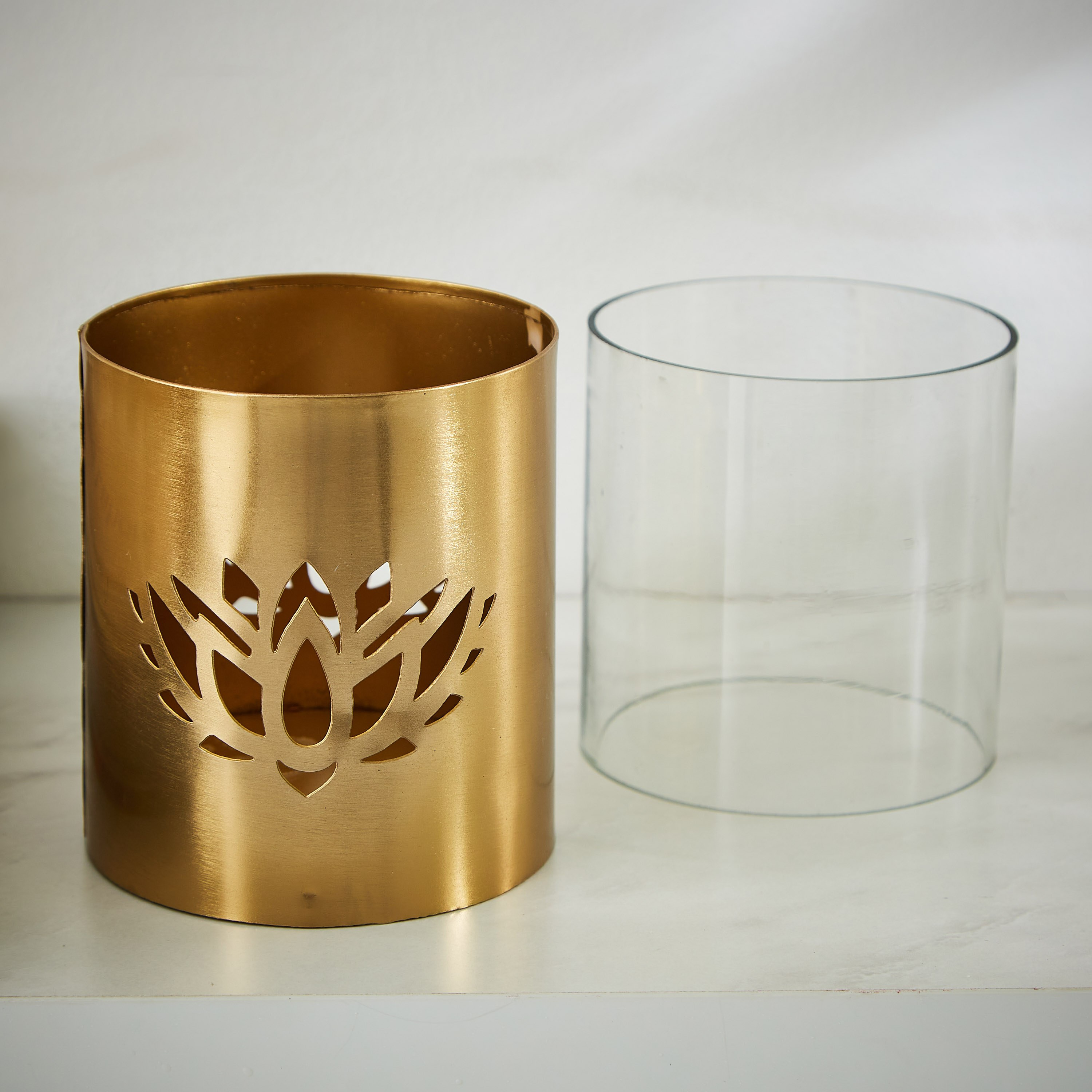 حامل شموع صغير معدني بتصميم أزهار اللّوتس من ميرا - 10 سم-hbxlivingroom-decorandaccessories-candleholders-image-3