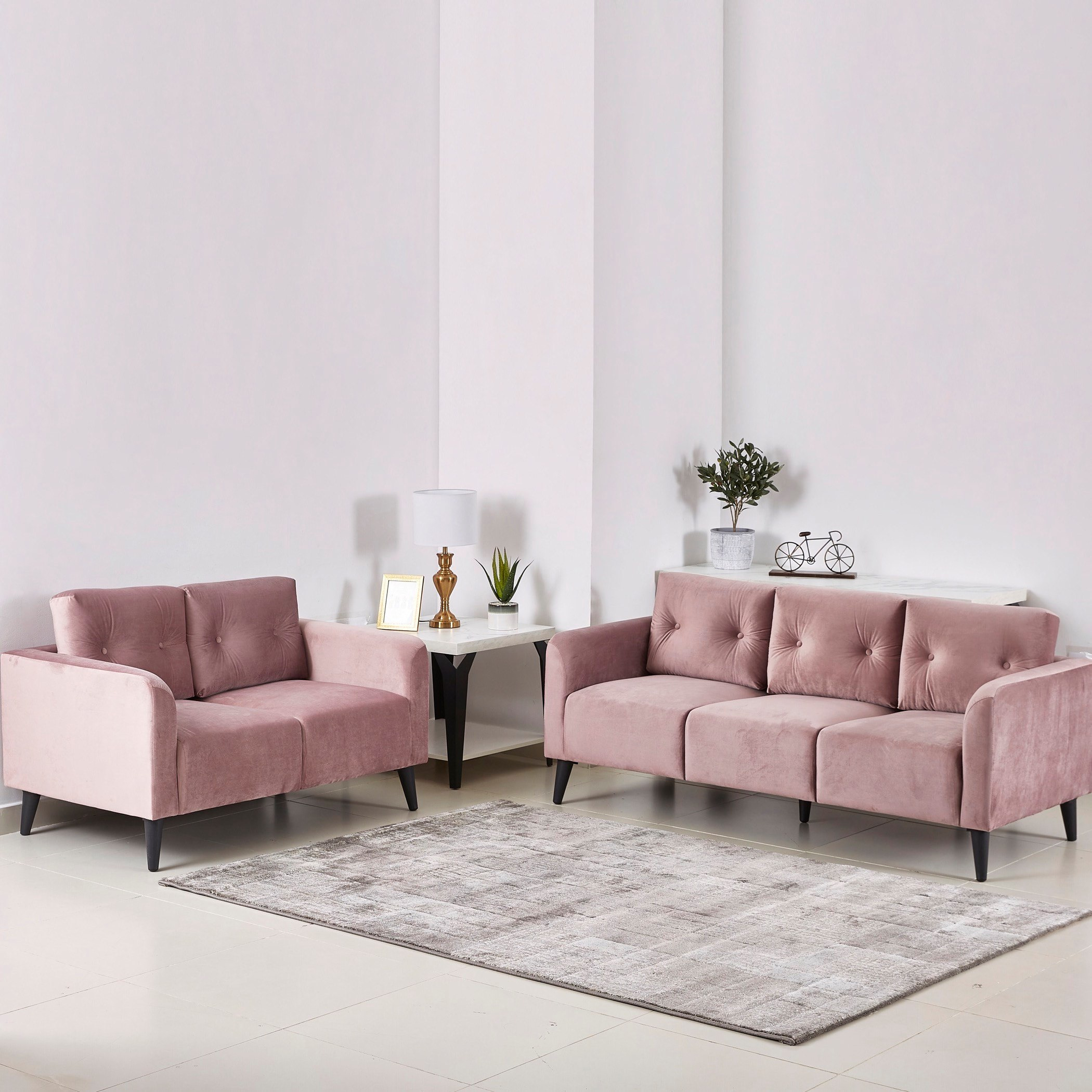 طقم كنب مخملي 3+2 مقاعد من ترافيس-hbxlivingroom-sofasandarmchairs-sofas-image-2