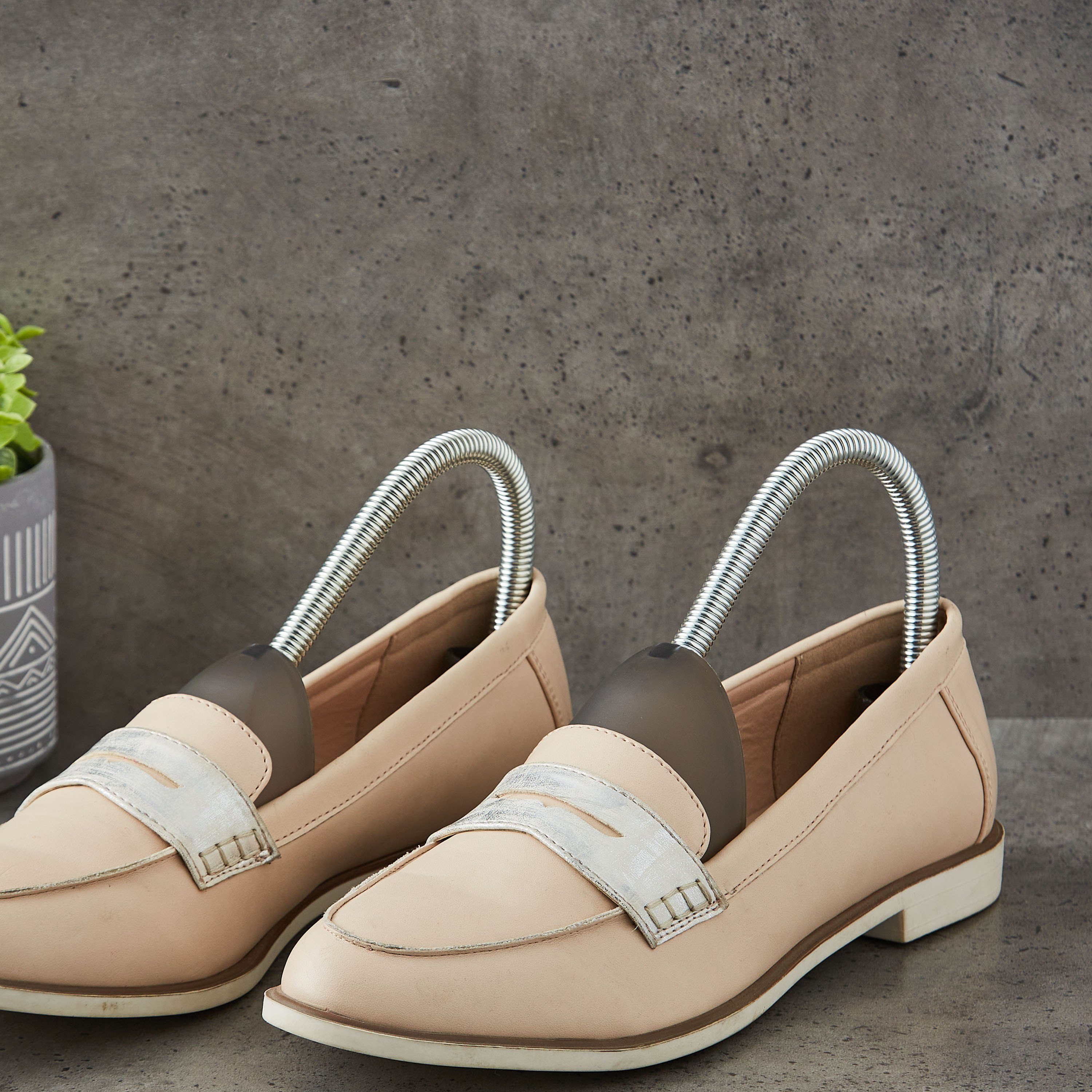 Saga Shoe Shaper - Set of 2-hbxdecorandfurnishings-homeaccessories-novelties-image-4