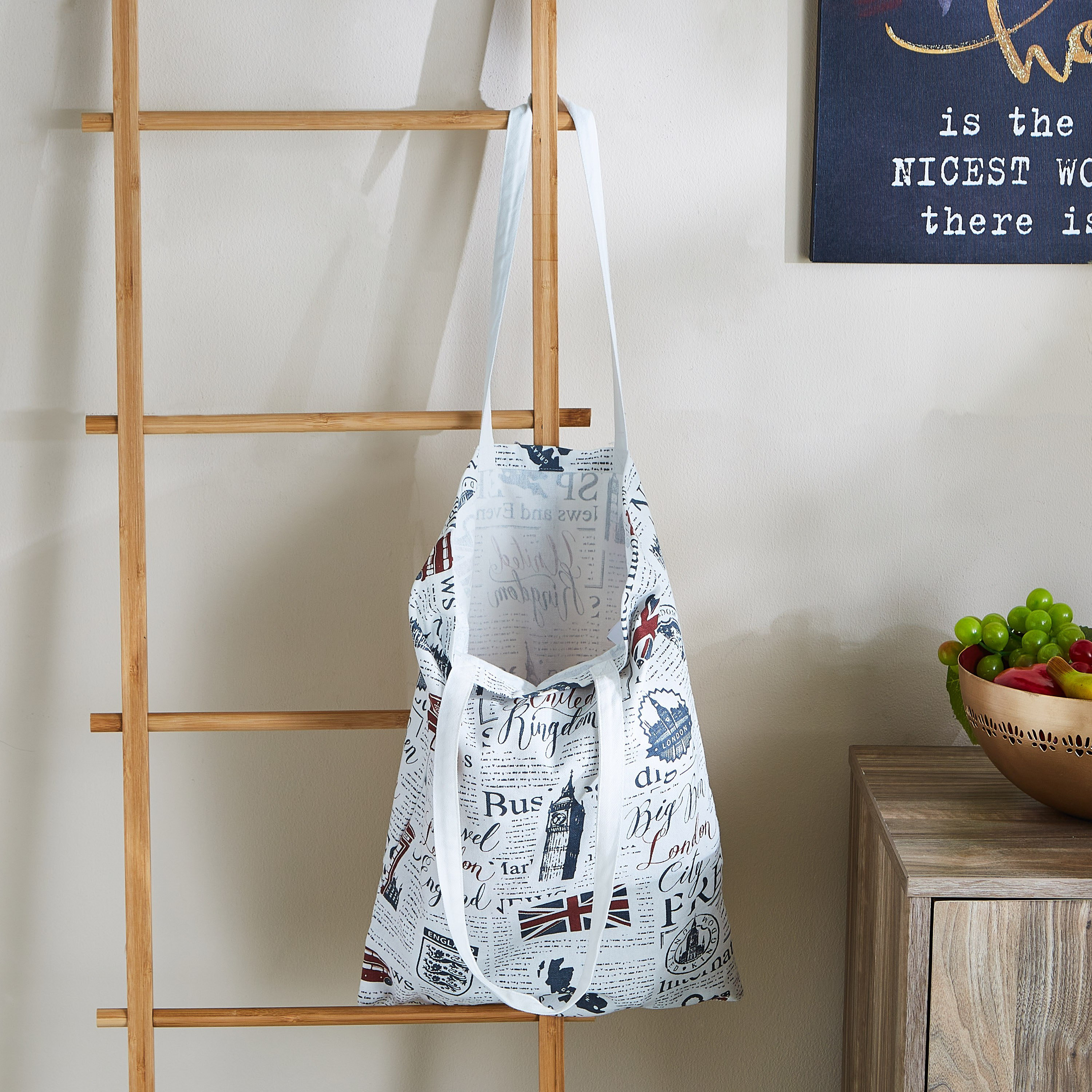 شنطة يد قطنية بطبعات جرائد الأخبار-hbxdecorandfurnishings-travelaccessories-bagsandbackpacks-image-2