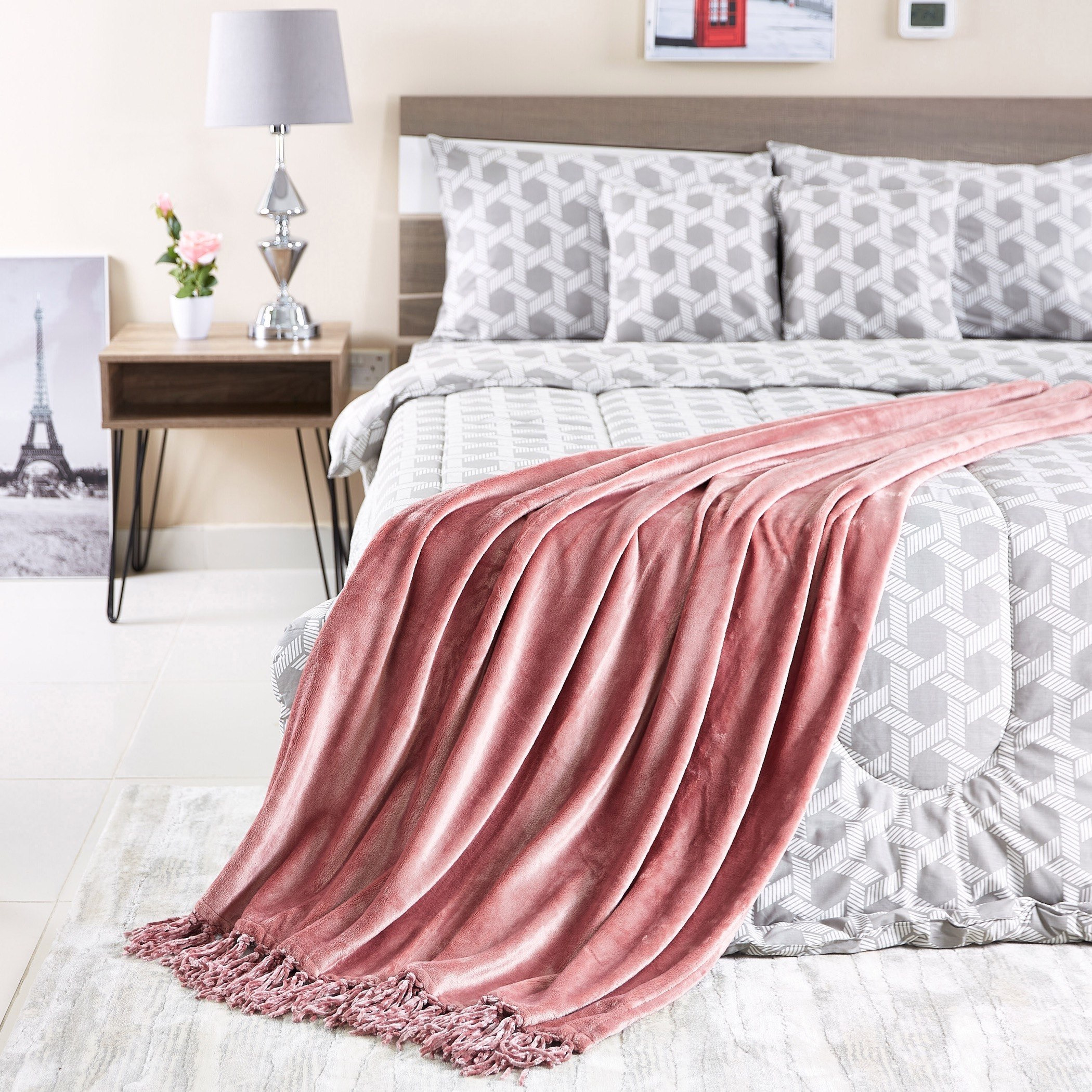 غطاء سادة مايكرو فلانيل من بيلا - 127 × 177 سم-hbxhomeware-hbxbedroom-image-4