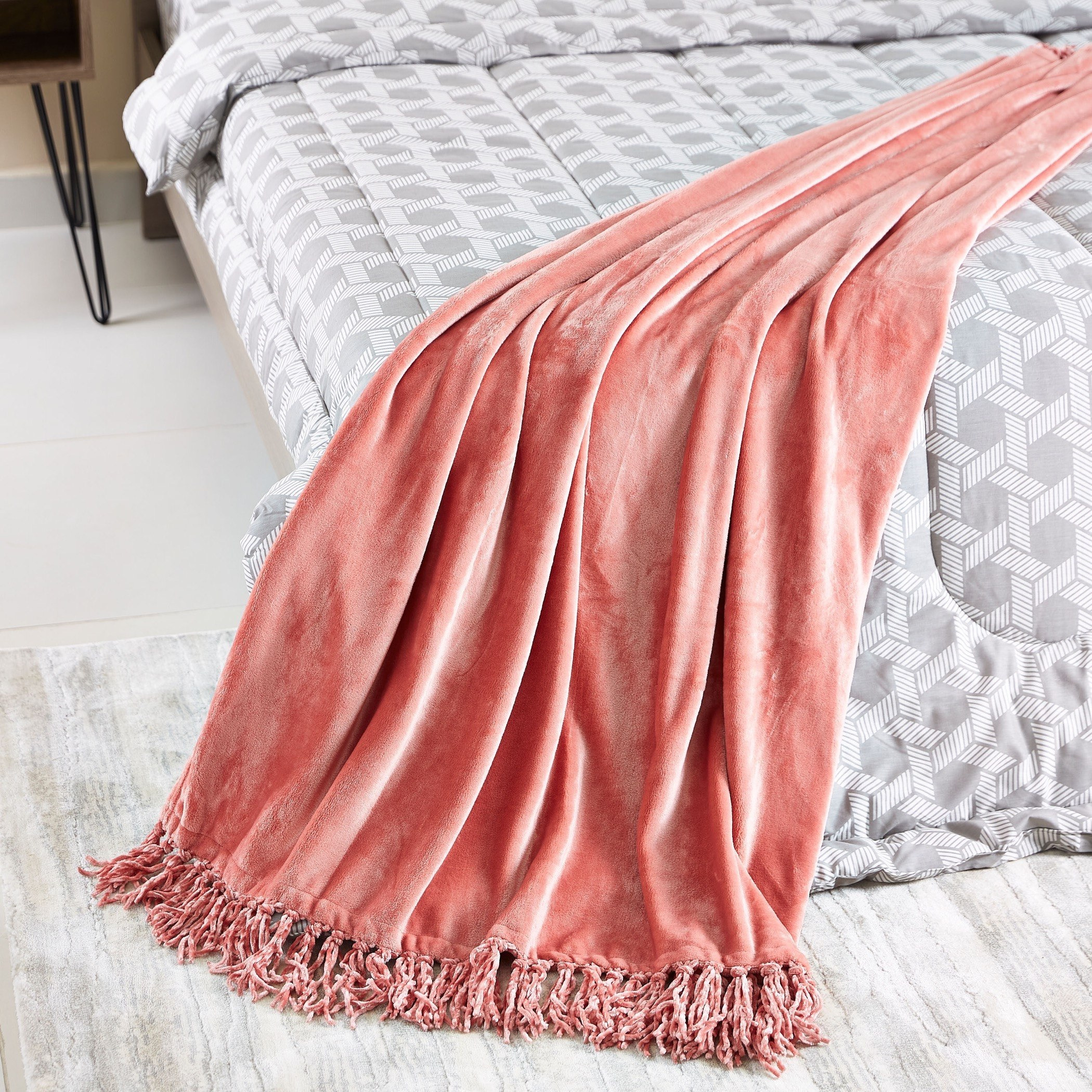 غطاء سادة مايكرو فلانيل من بيلا - 127 × 177 سم-hbxhomeware-hbxbedroom-image-1