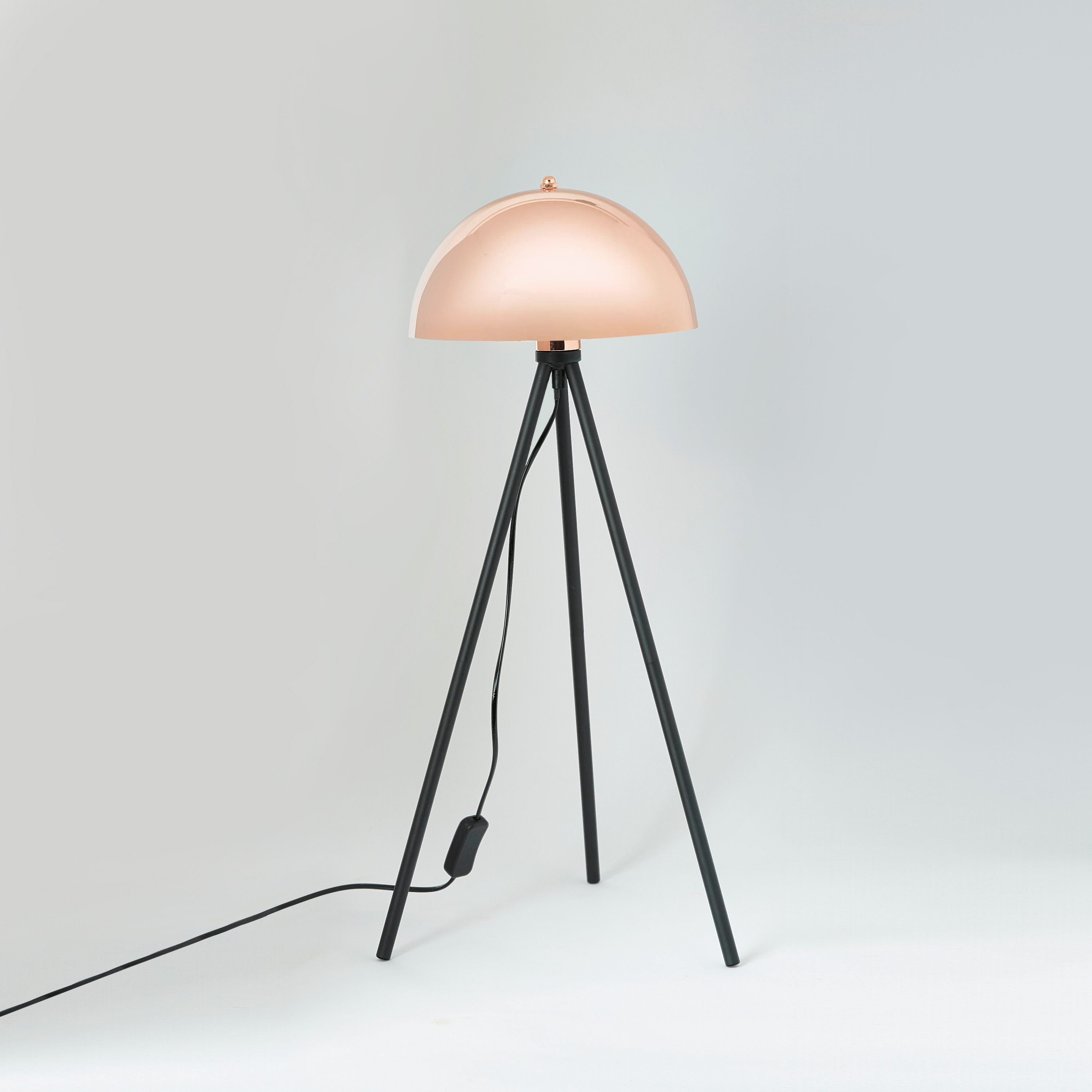 مصباح معدن بتصميم قبّة وحامل ثلاثي القوائم من هاربر - 68 سم-hbxlivingroom-lighting-tablelamps-image-5