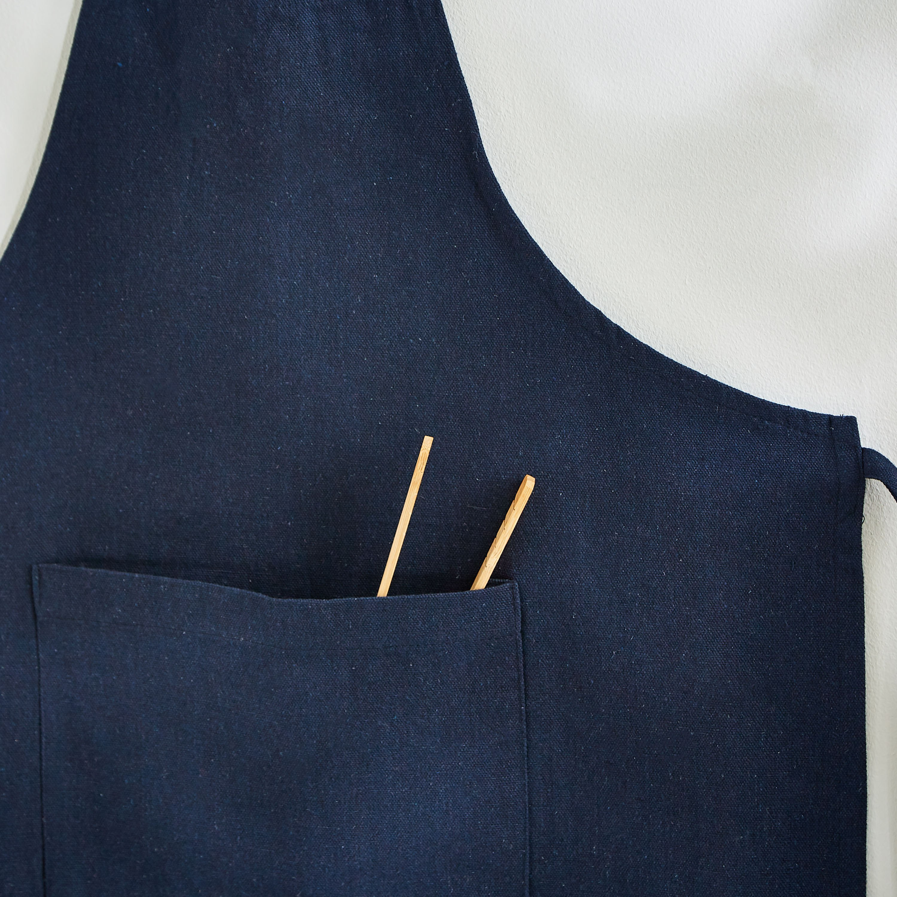 UNI Solid Cotton Apron-hbxhomeware-kitchenware-kitchenlinens-image-2