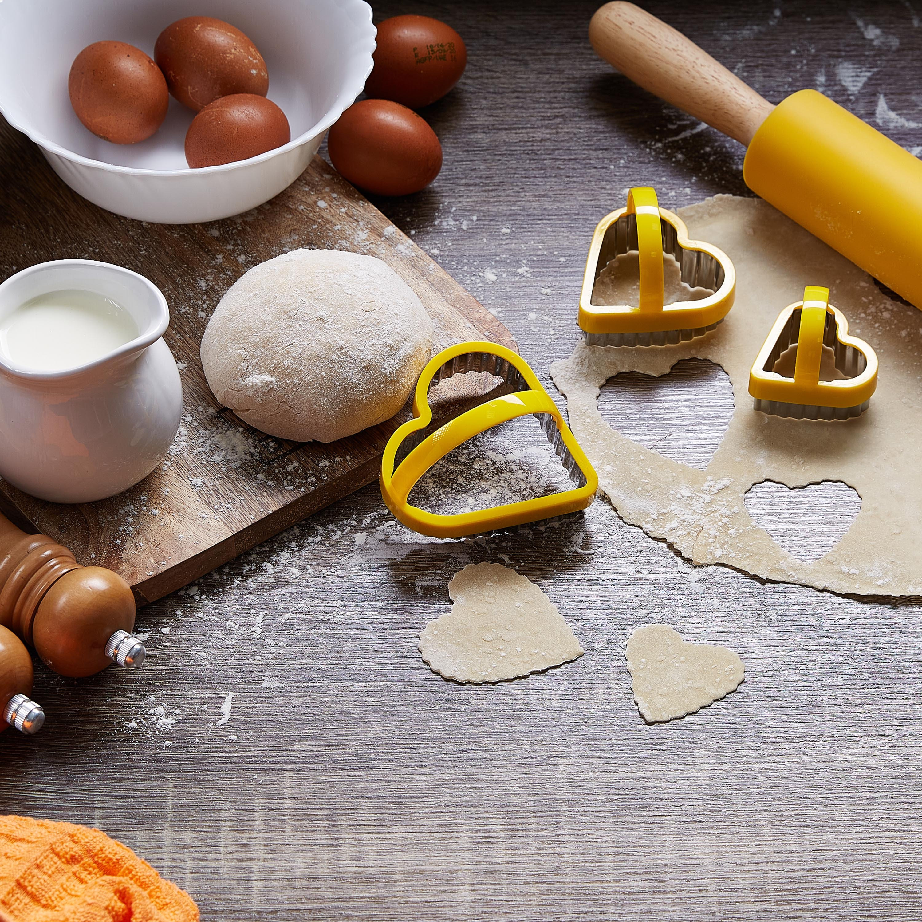 طقم أدوات تقطيع بسكويت بشكل قلب - 3 قطع-hbxkitchen-bakeware-image-3
