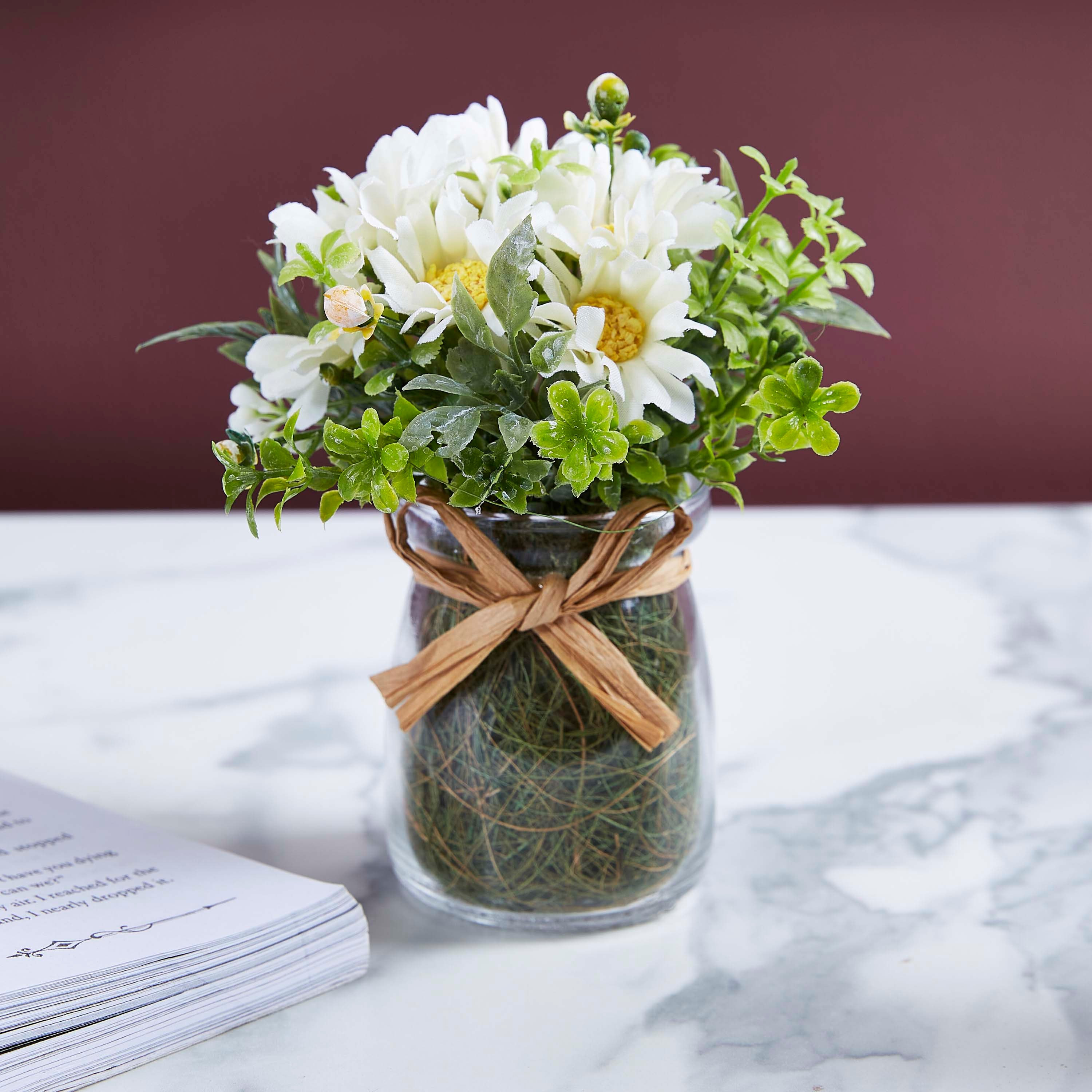 زهرة الأقحوان في وعاء زجاجي-hbxdecorandfurnishings-homeaccessories-artificialflowersandplants-image-1