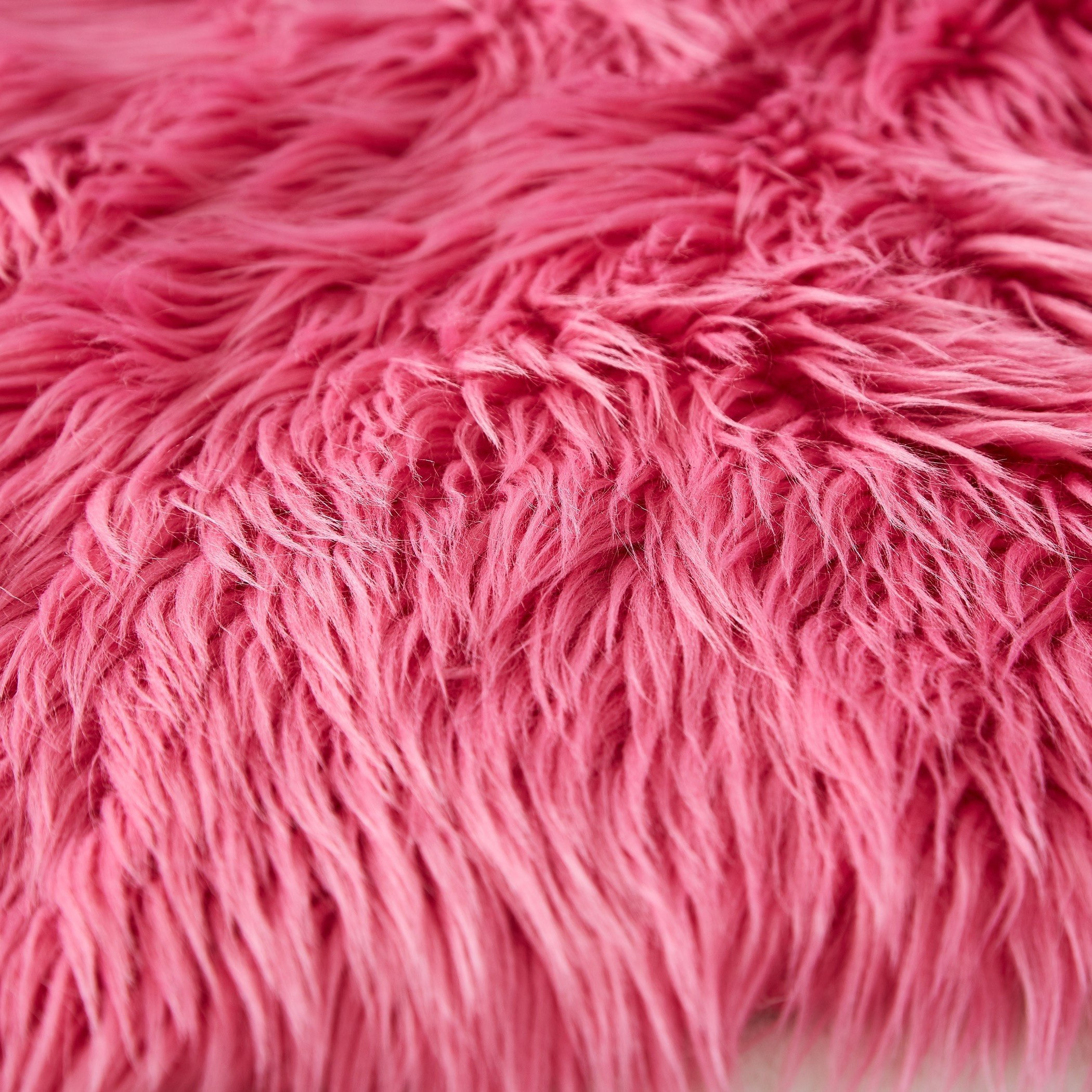سجادة فرو صناعي على شكل قلب - 70x90 سم-hbxhomeware-hbxkidsandyouth-image-2