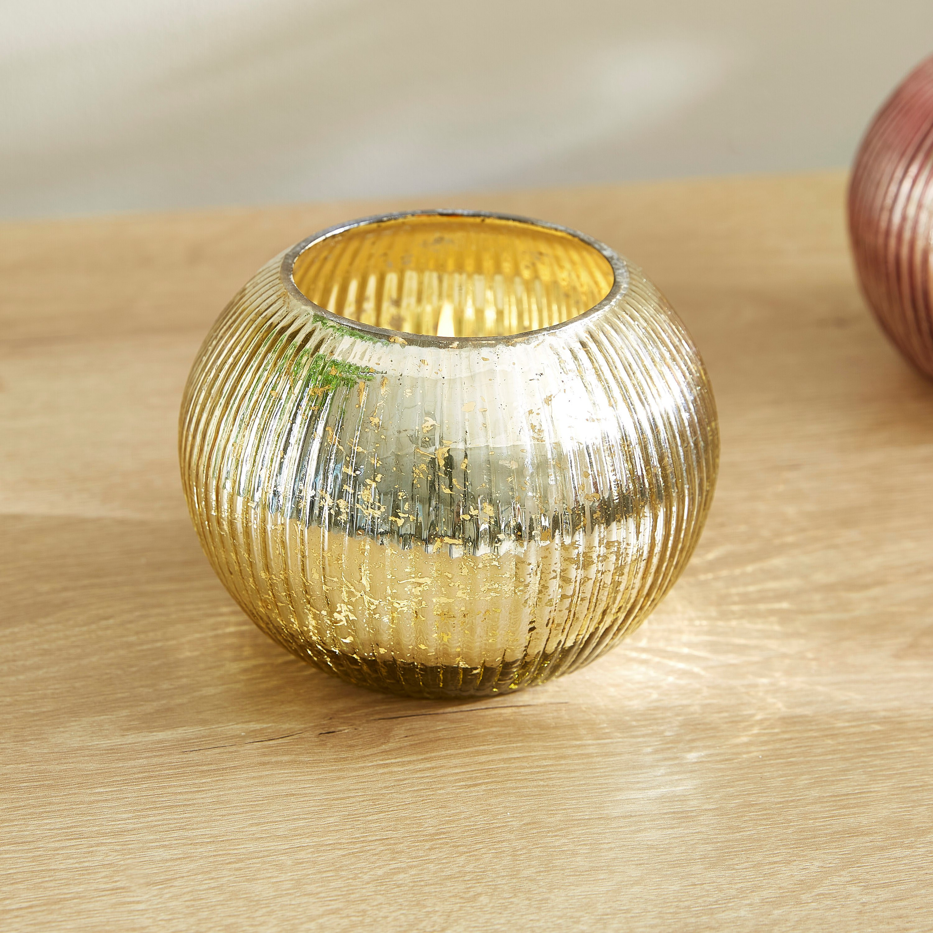 حامل شموع زجاجي فوتيف من أروها مونتن-hbxlivingroom-decorandaccessories-candleholders-image-1