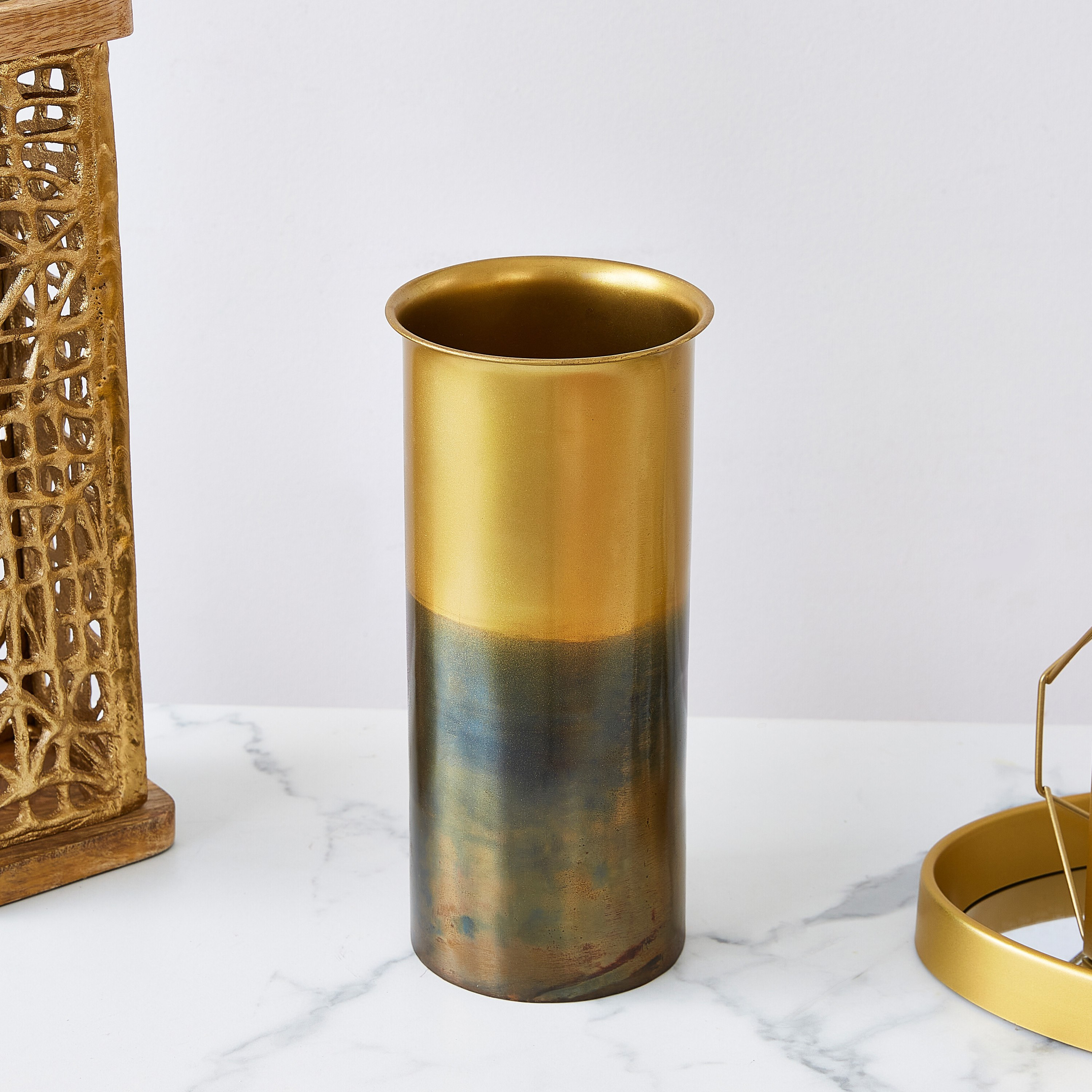 مزهرية بارزة الملمس معدنية بلونين من ميا - 25x10 سم-hbxbedroom-decorandaccessories-vases-image-1