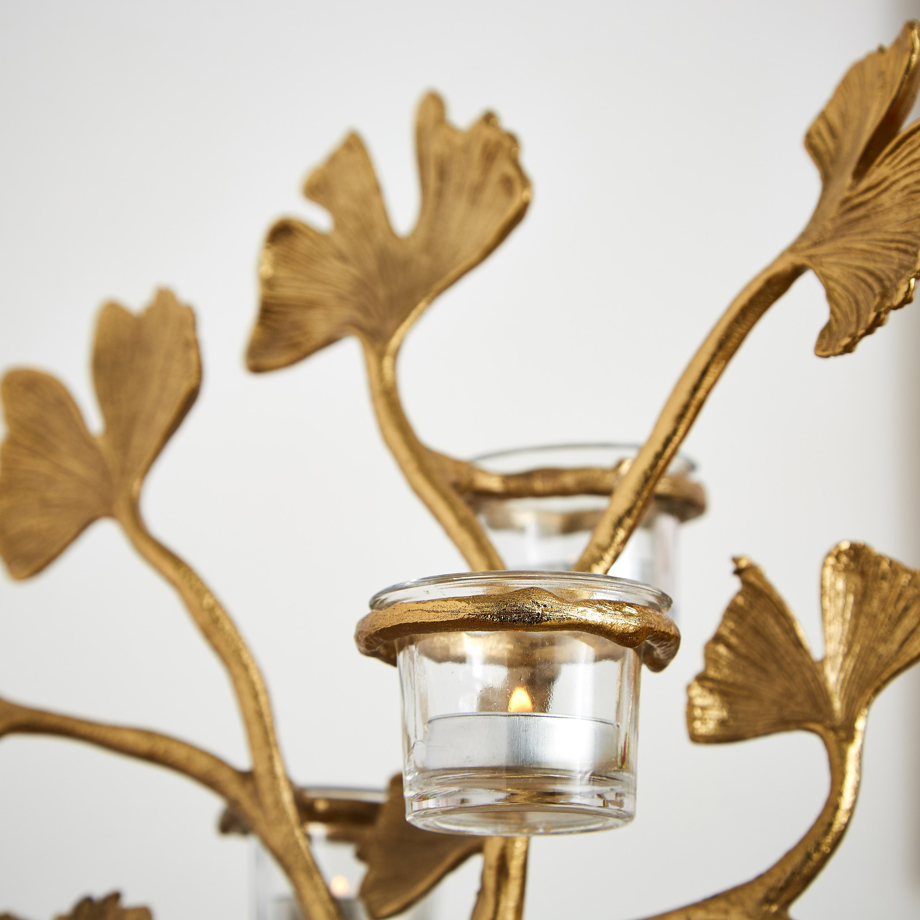 حامل شموع معدني بتصميم ورقة شجر جنكو من ميا-hbxlivingroom-decorandaccessories-candleholders-image-3