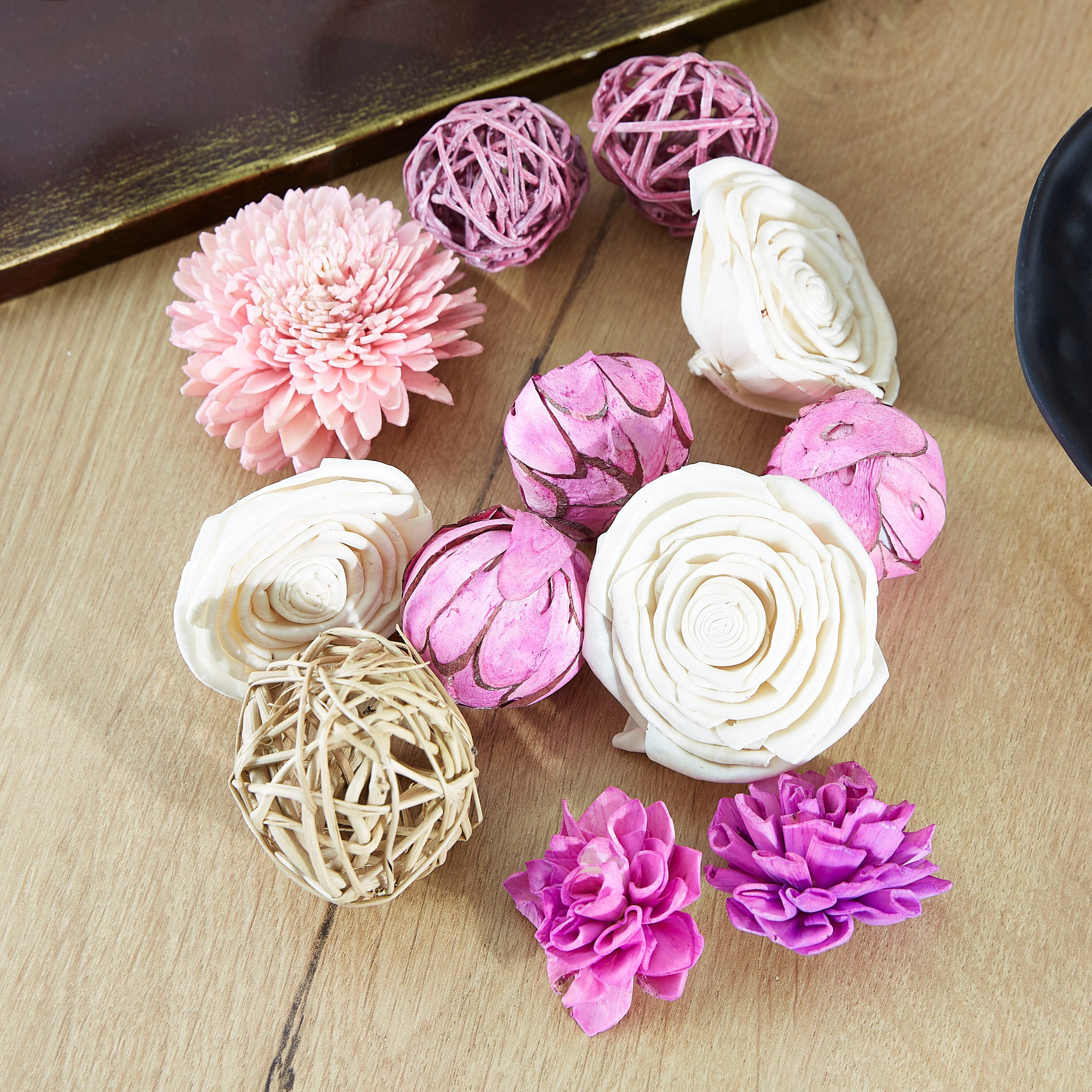 تزيينات وعاء في عبوة من ليفيا-hbxdecorandfurnishings-homeaccessories-artificialflowersandplants-image-1