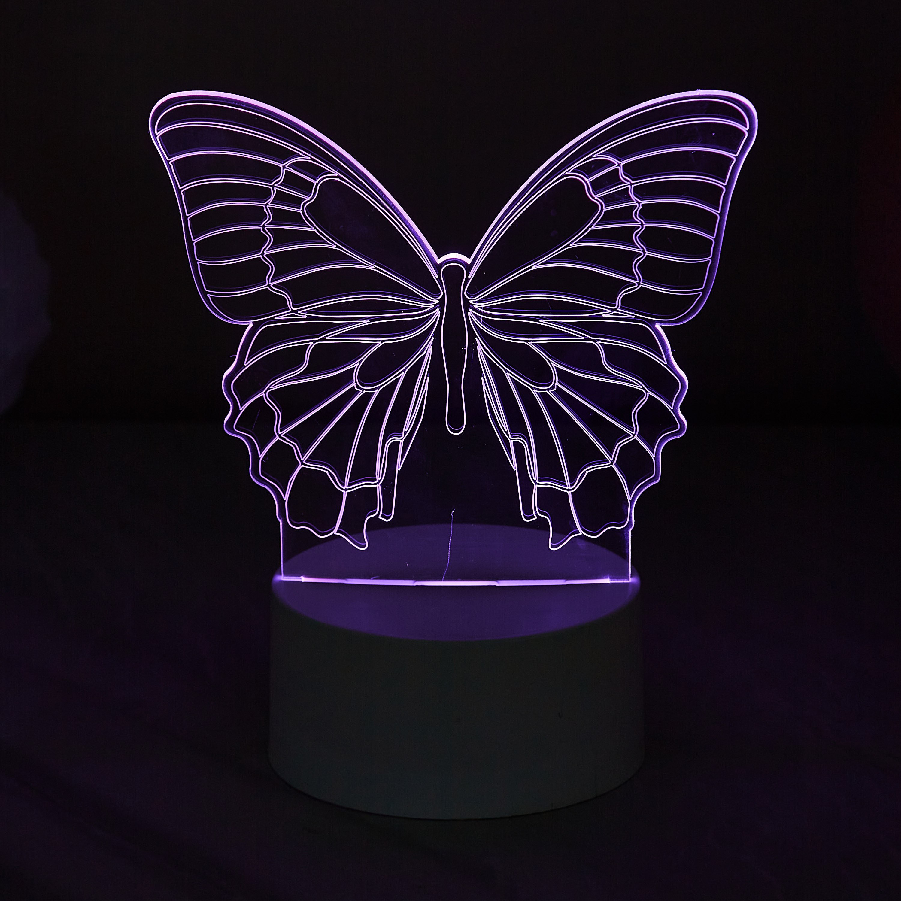ديكور بإضاءة إل إي دي على شكل فراشة - 8.5x8.5x16 سم-hbxhomeware-hbxkidsandyouth-image-1