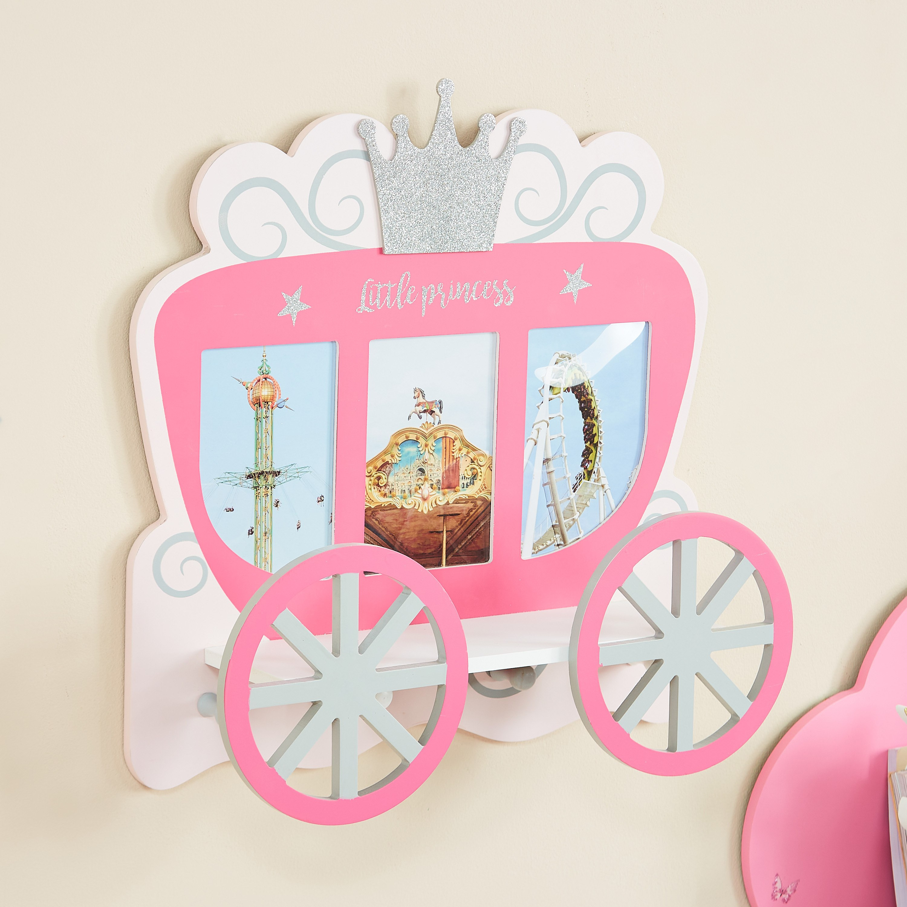 رف جداري مع إطار للصور من تشاريوت - 40x40x11 سم-hbxkidsandyouth-walldecor-photoframes-image-2