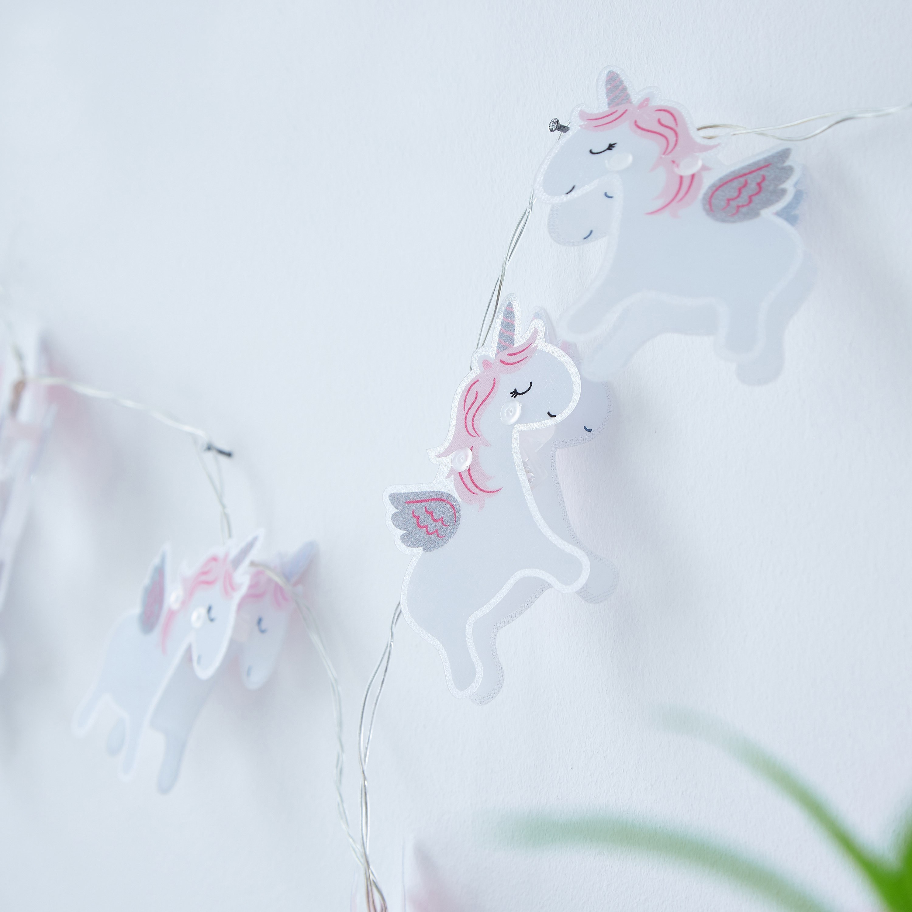 حبل إضاءة بلمبات أل إي دي بيضاء بتصميم يونيكورن - 175 سم-hbxhomeware-lighting-decorativesandstringlights-image-3