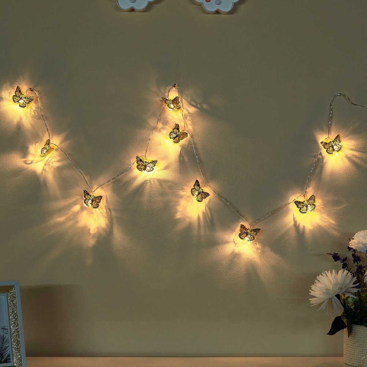حبل إضاءة بلمبات أل إي دي بيضاء بتصميم فراشة - 170x5x1 سم-hbxhomeware-lighting-decorativesandstringlights-image-1