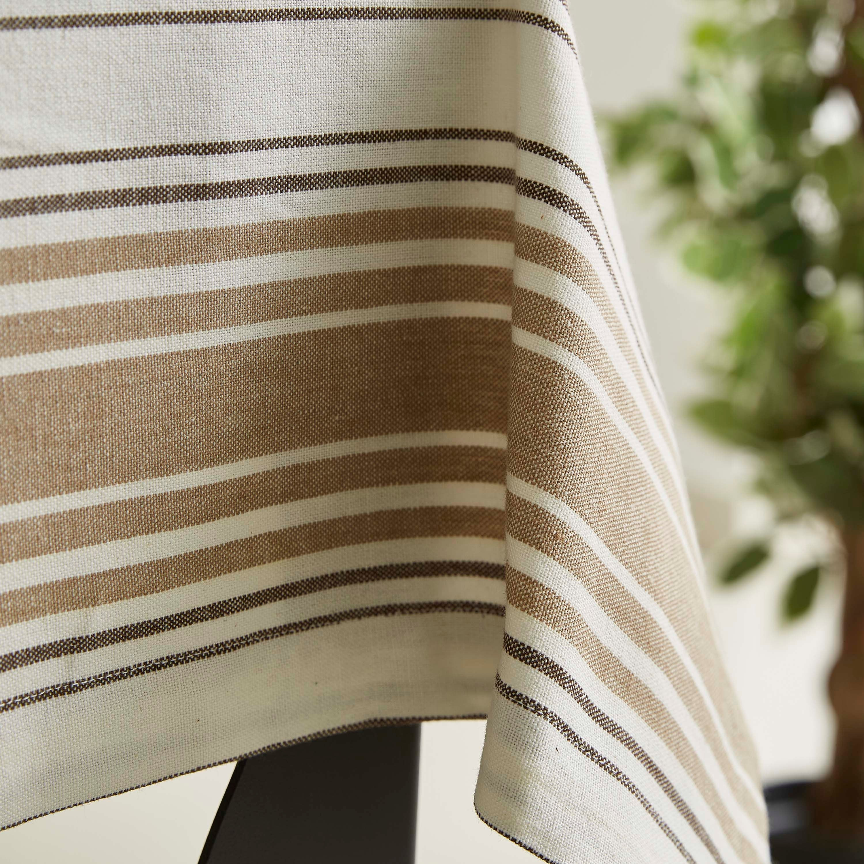 مفرش طاولة قطني بخيوط مصبوغة من آشر-hbxdecorandfurnishings-homefurnishings-tablelinens-image-2