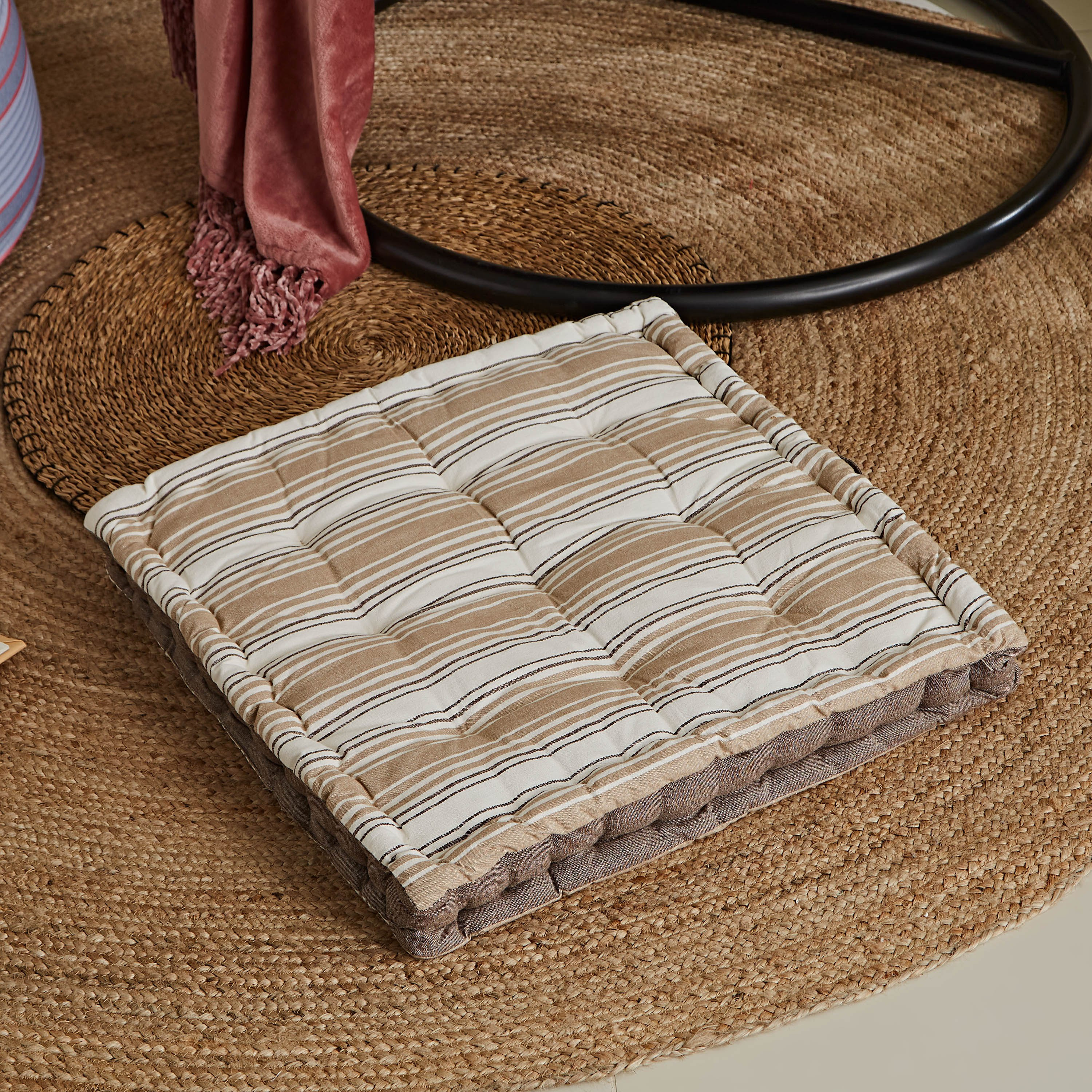 وسادة أرضية بخيط مصبوغ - 60x60 سم - آشر-PROMO_HB_AE_B1G1_250925-image-1