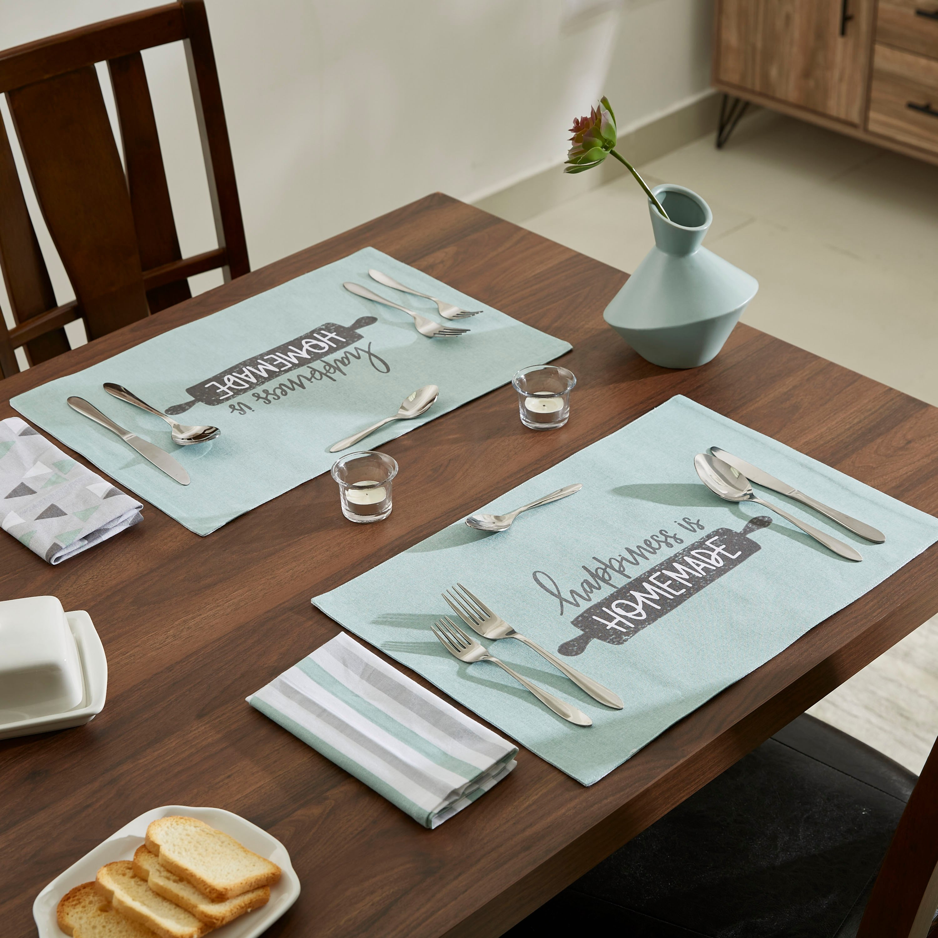 لبادة صحون قطن قابلة للساتخدام على الوجهين بطبعات من كاثلين- طقم من 2 قطع-hbxdecorandfurnishings-homefurnishings-tablelinens-image-2
