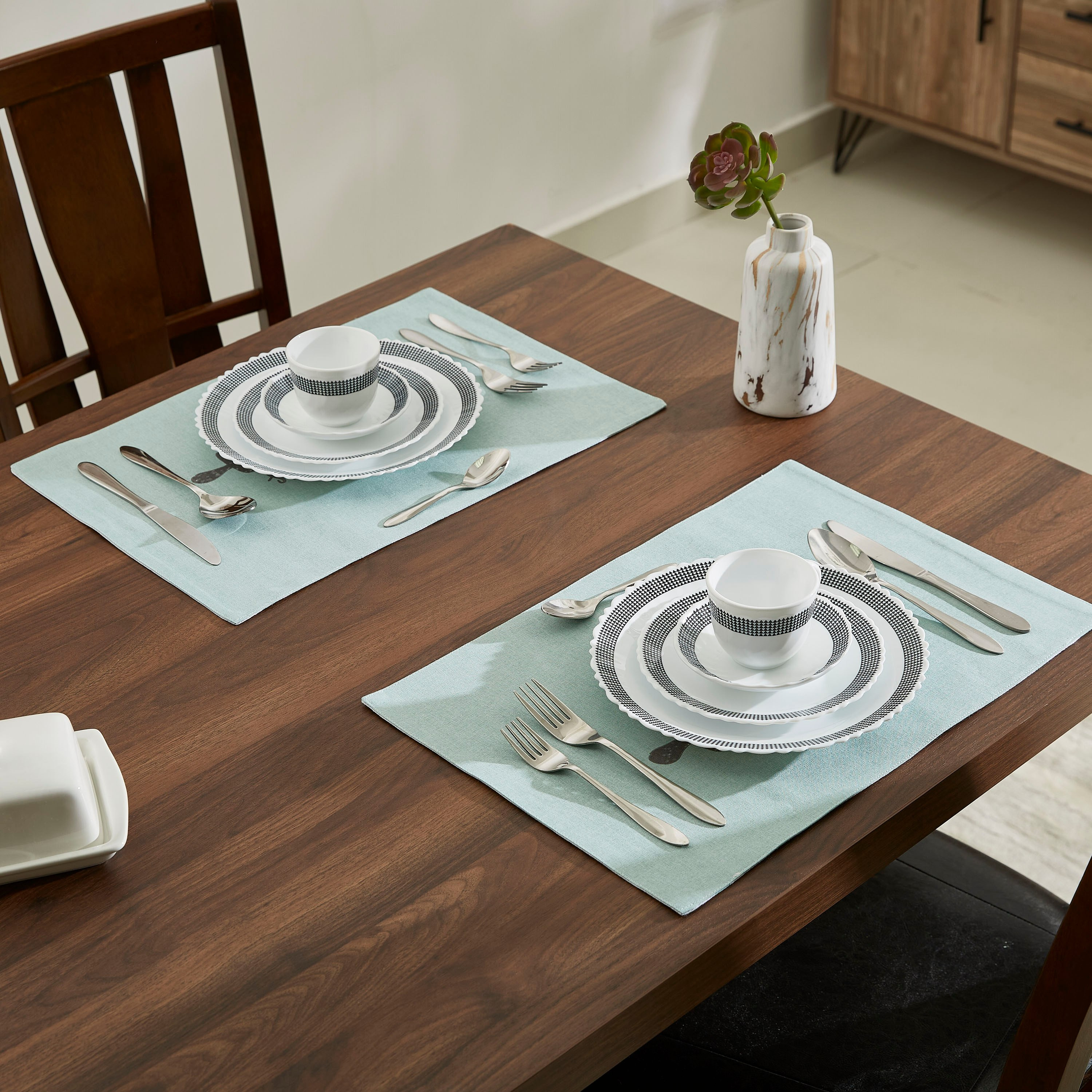 لبادة صحون قطن قابلة للساتخدام على الوجهين بطبعات من كاثلين- طقم من 2 قطع-hbxdecorandfurnishings-homefurnishings-tablelinens-image-3