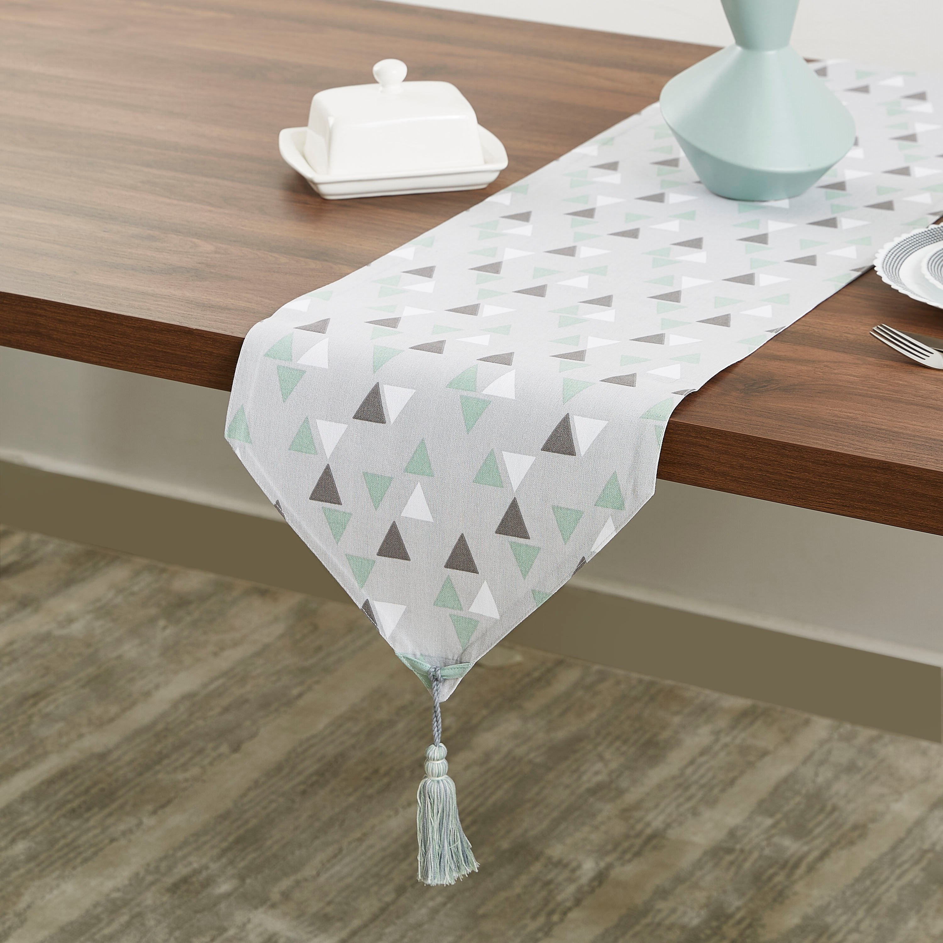 مفرش طاولة قطن قابل للاستخدام على الوجهين بطبعات من كاثلاين - 33x120 سم-hbxdecorandfurnishings-homefurnishings-tablelinens-image-1