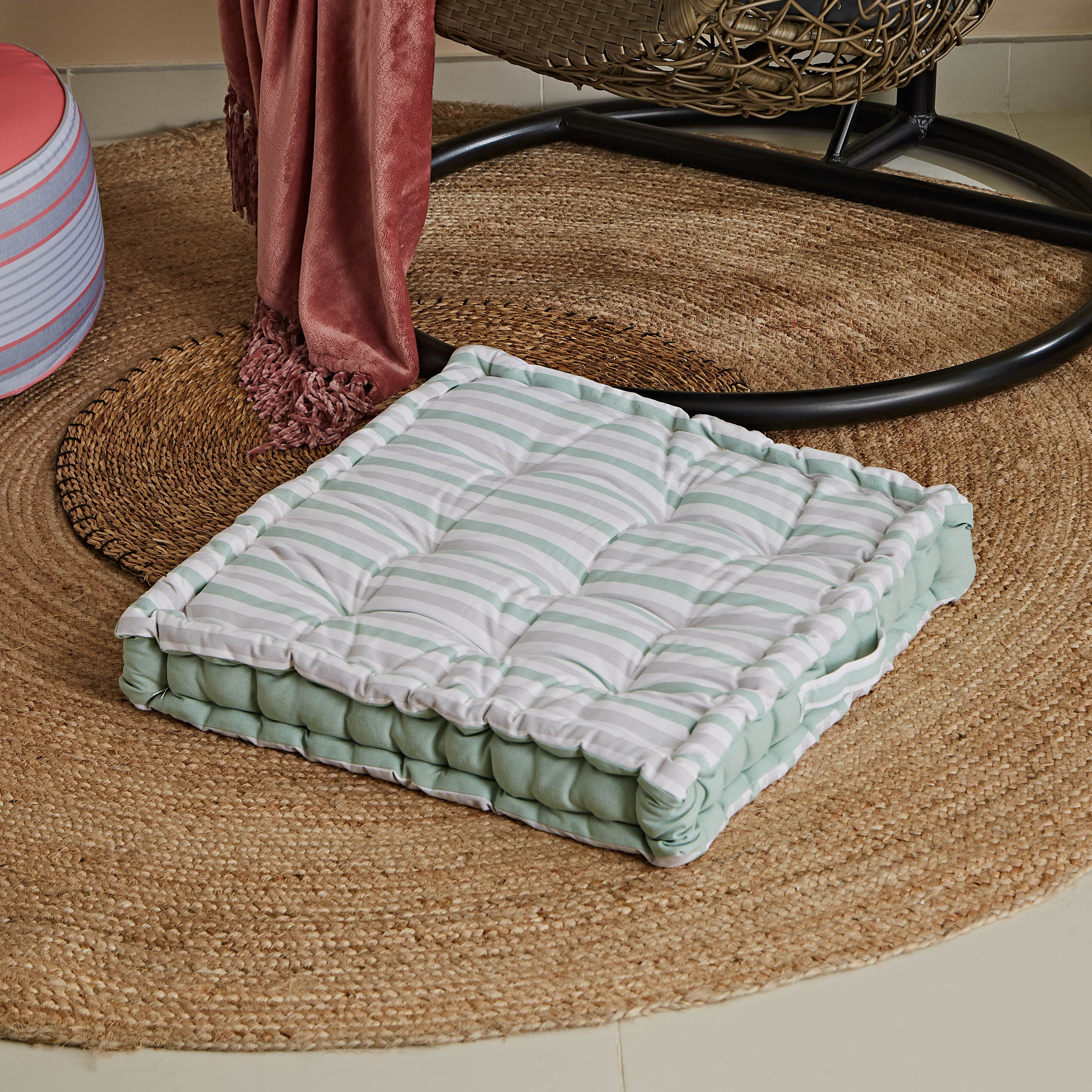 وسادة أرضية قطن بطبعات - 60x60 سم - كاثلين-hbxhomeware-hbxdecorandfurnishings-image-1