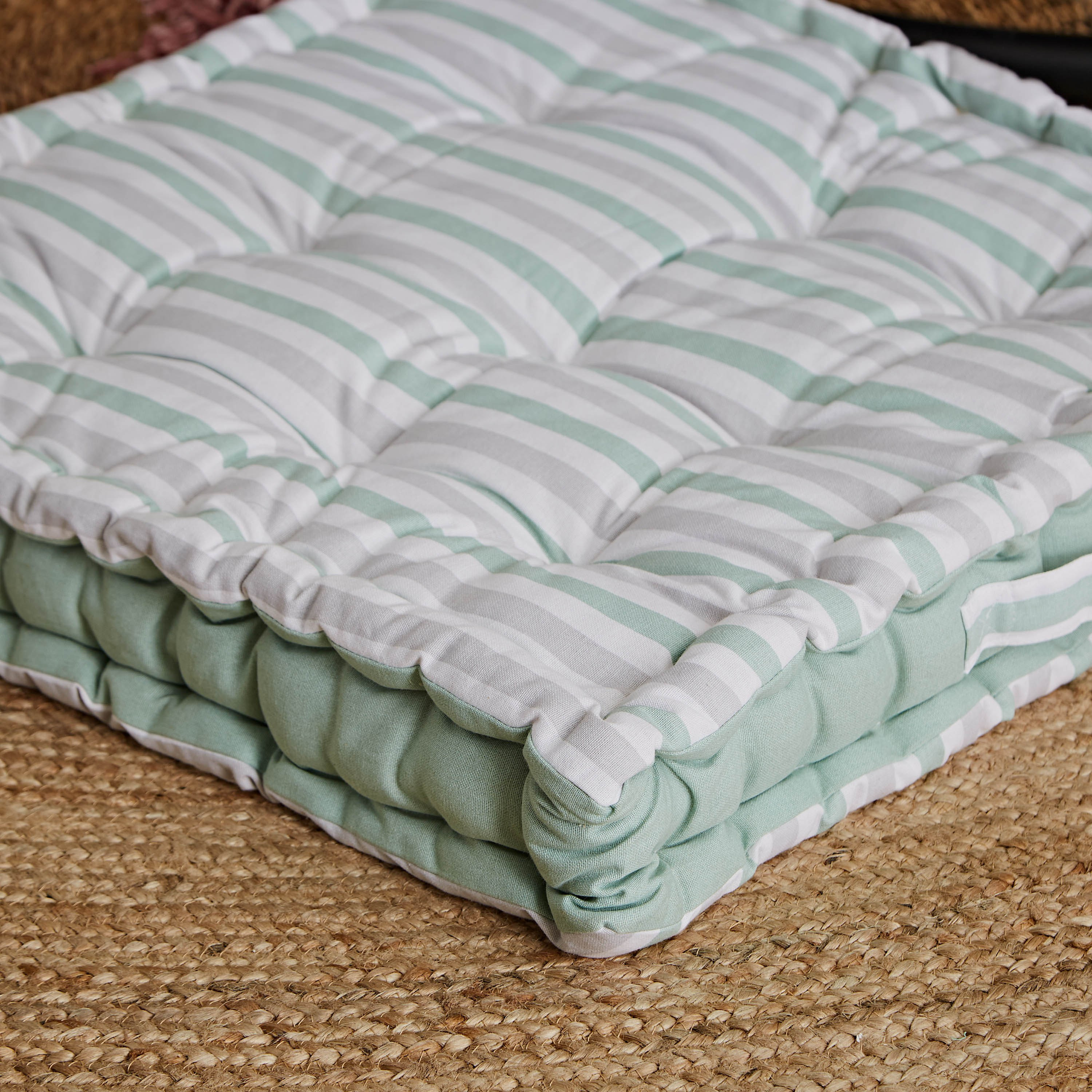 وسادة أرضية قطن بطبعات - 60x60 سم - كاثلين-hbxhomeware-hbxdecorandfurnishings-image-2