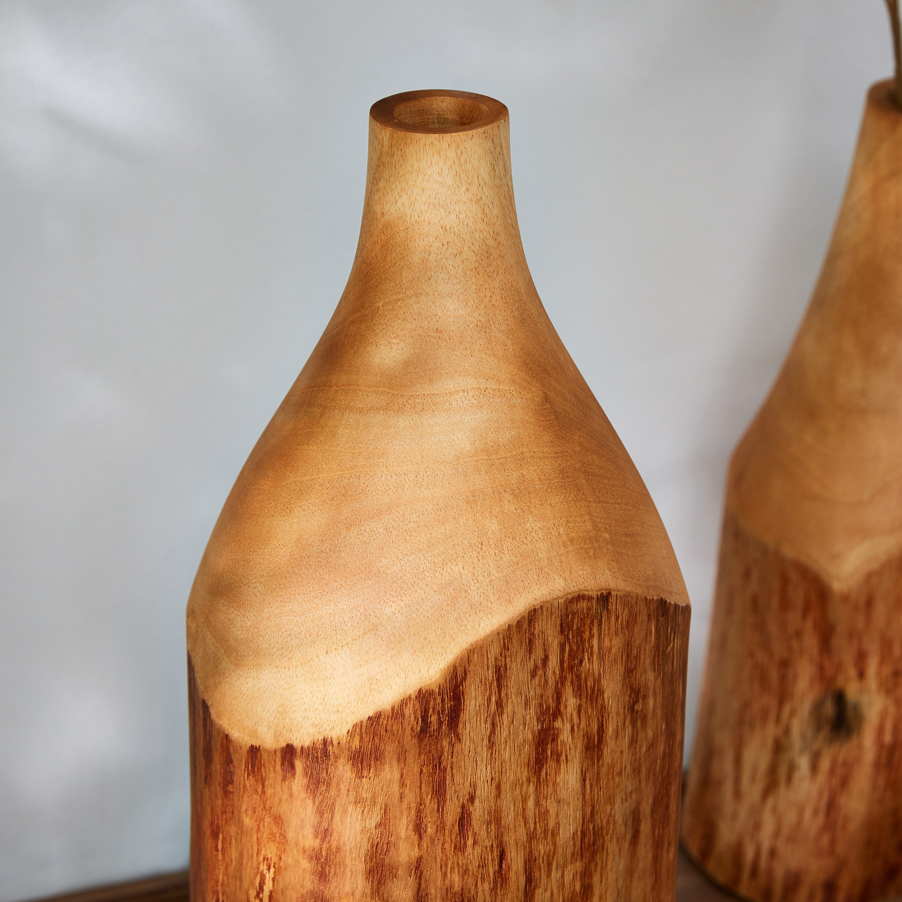 مزهرية خشبية من هازل-hbxbedroom-decorandaccessories-vases-image-2