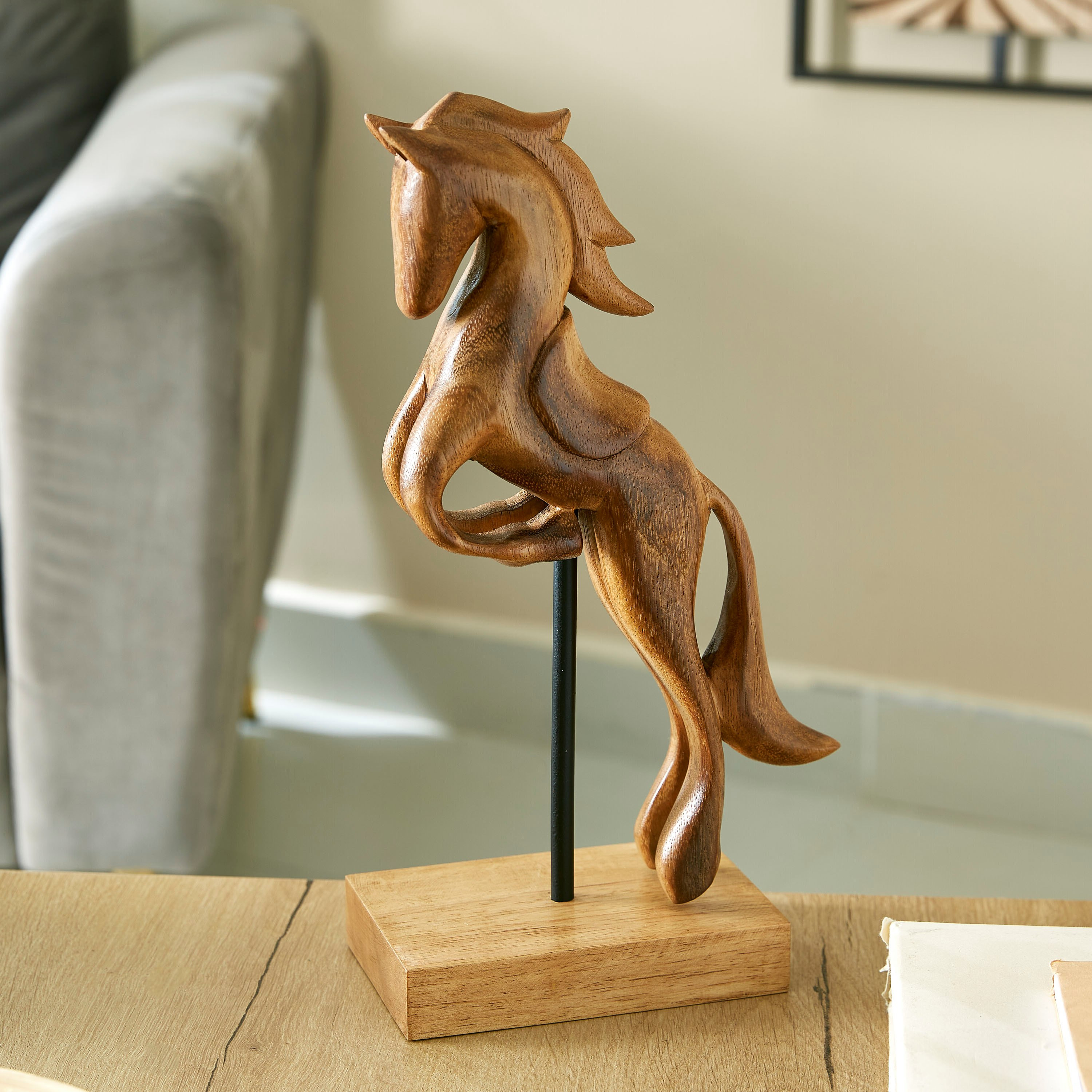تمثال خشبي بتصميم حصان من هازل-hbxhomeware-homedecor-figurinesandornaments-image-1