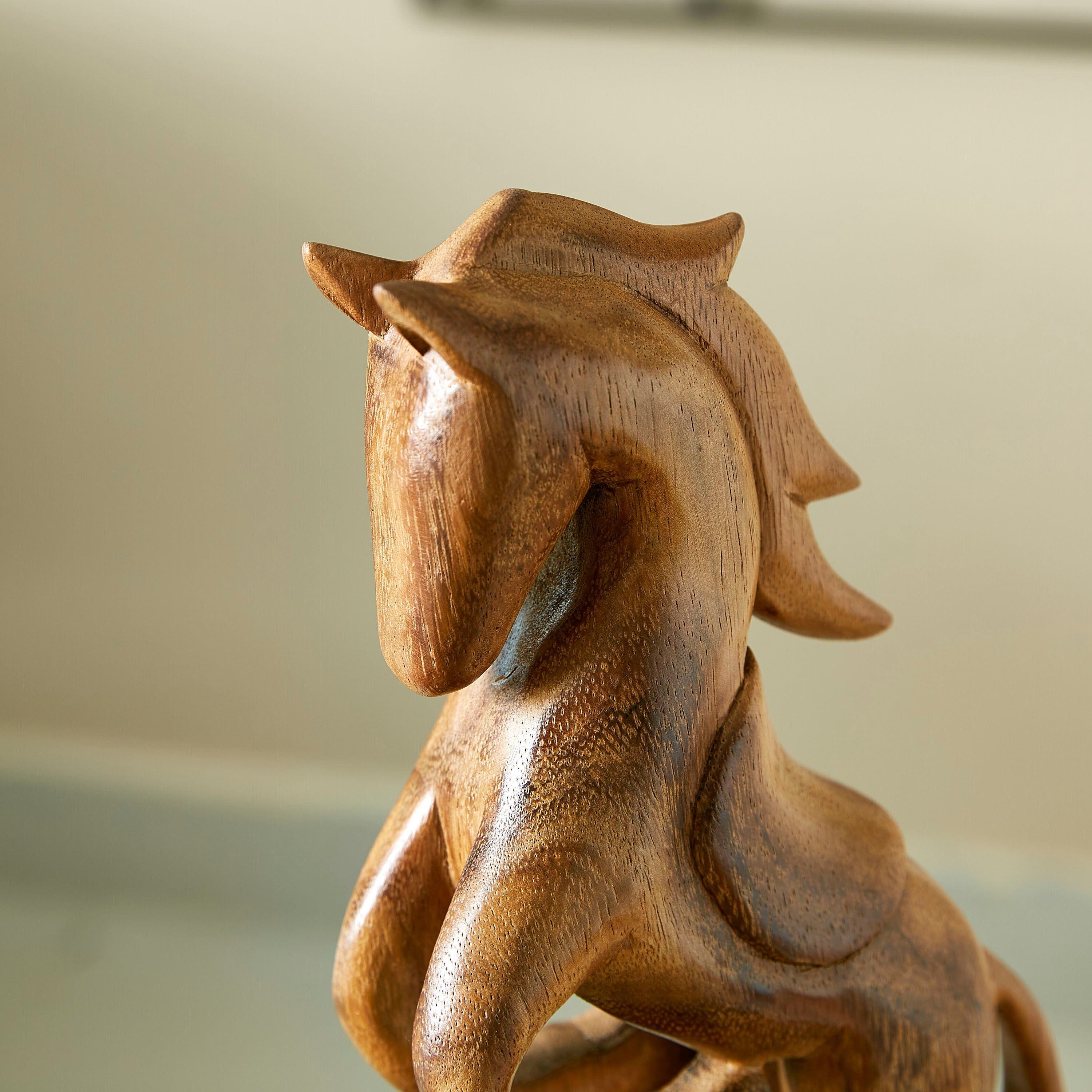 تمثال خشبي بتصميم حصان من هازل-hbxhomeware-homedecor-figurinesandornaments-image-2