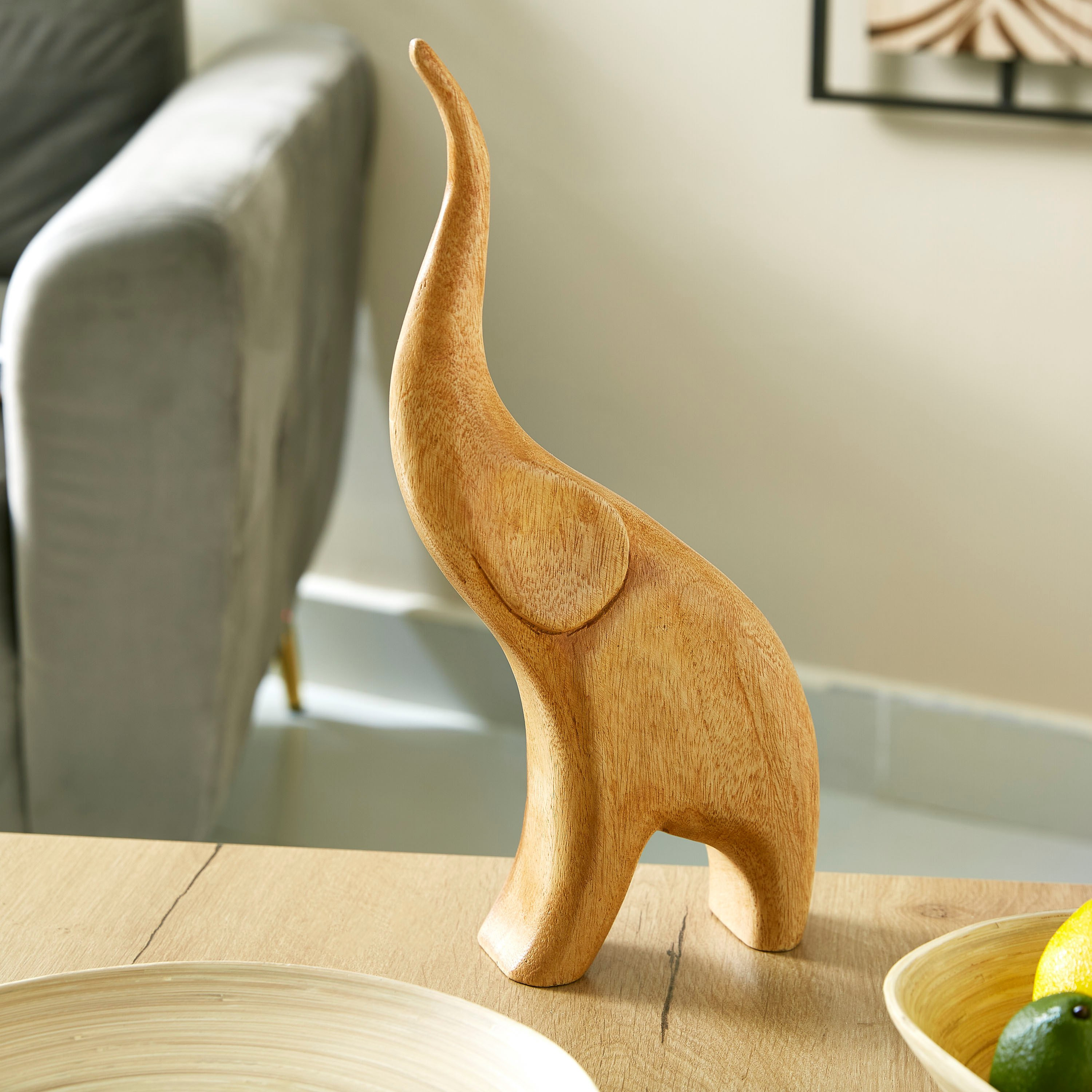 قطعة ديكور خشبيّة منحوتة على شكل فيل من هازل-hbxhomeware-homedecor-figurinesandornaments-image-1