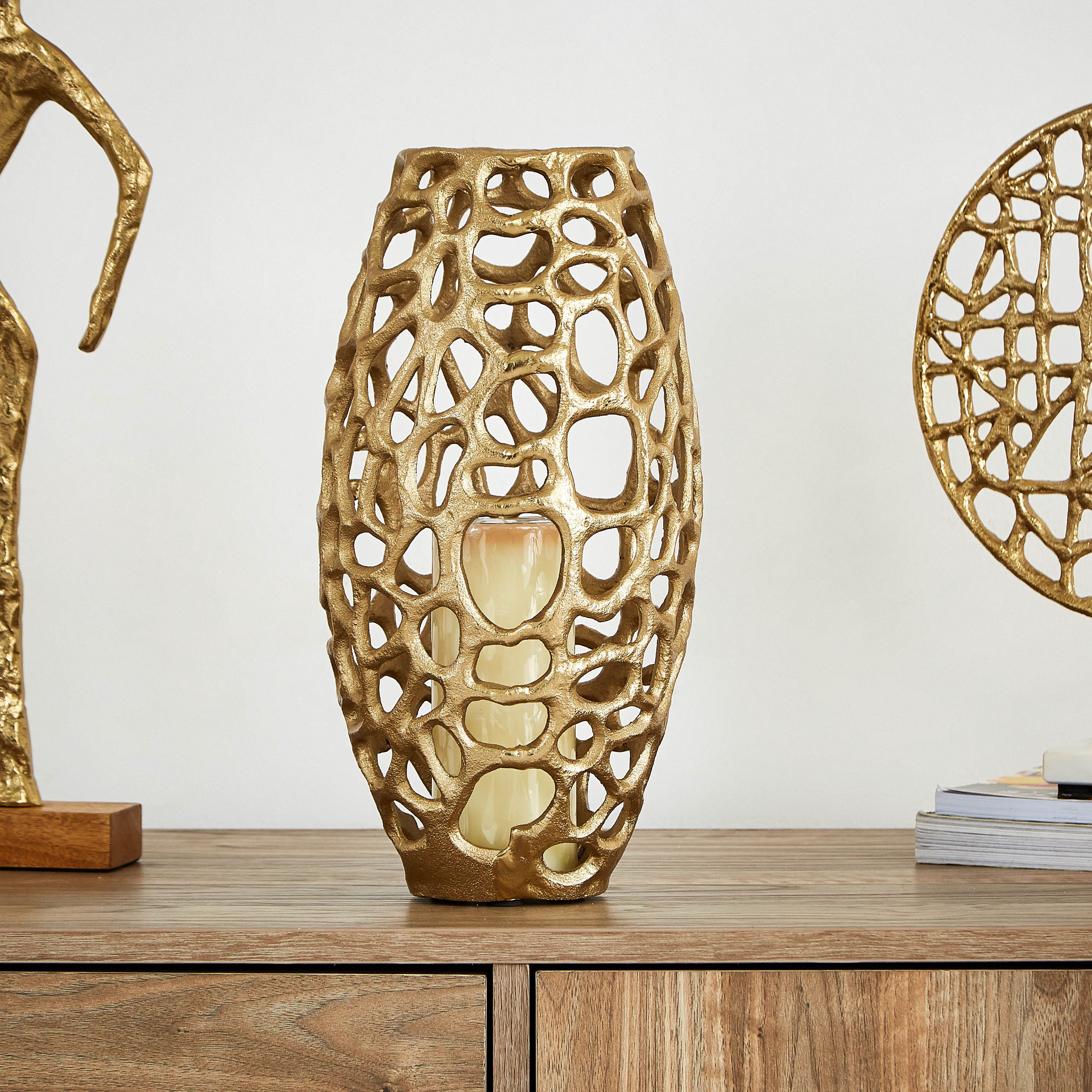 مزهرية معدنية شبكية من تريفيا-hbxbedroom-decorandaccessories-vases-image-1
