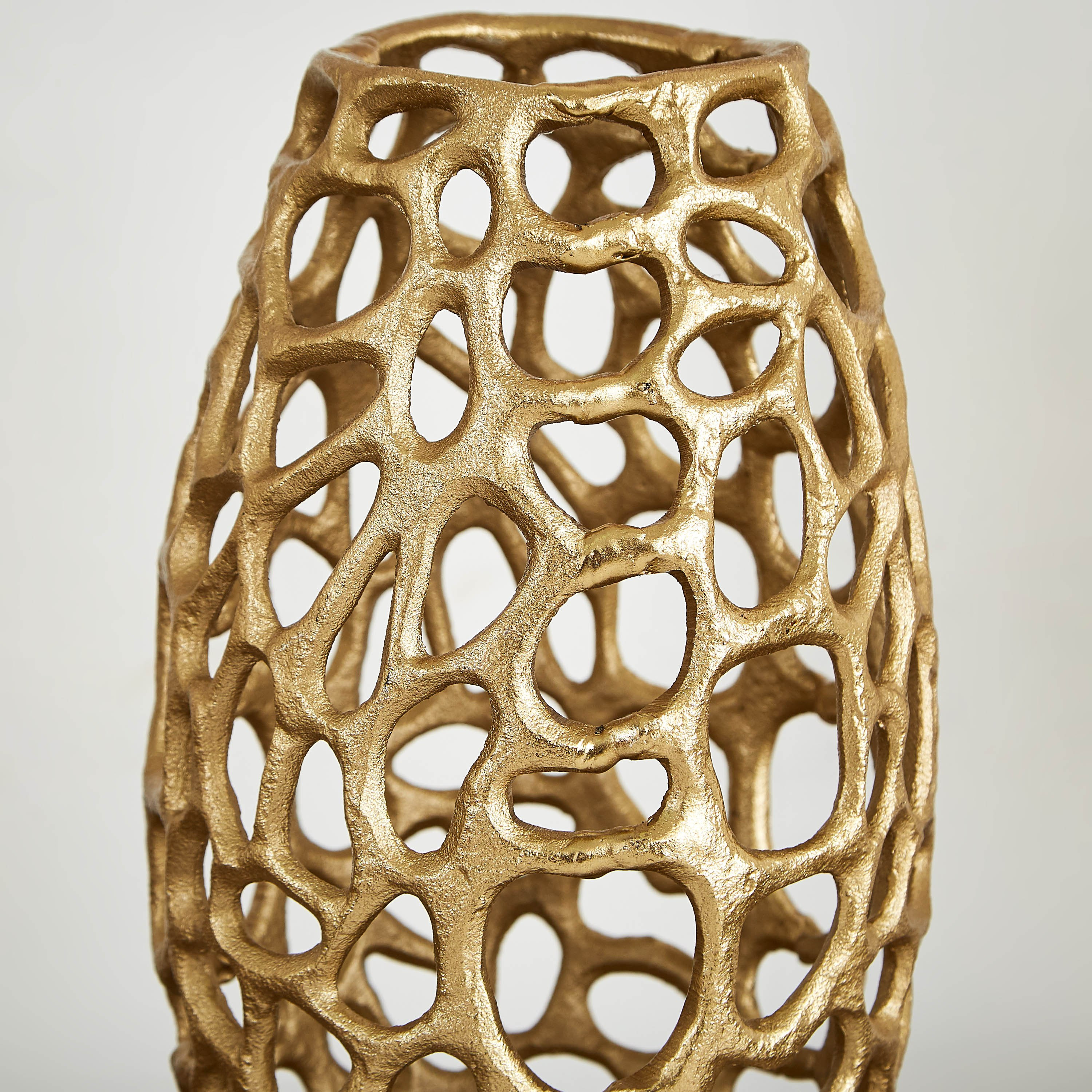 مزهرية معدنية شبكية من تريفيا-hbxbedroom-decorandaccessories-vases-image-3