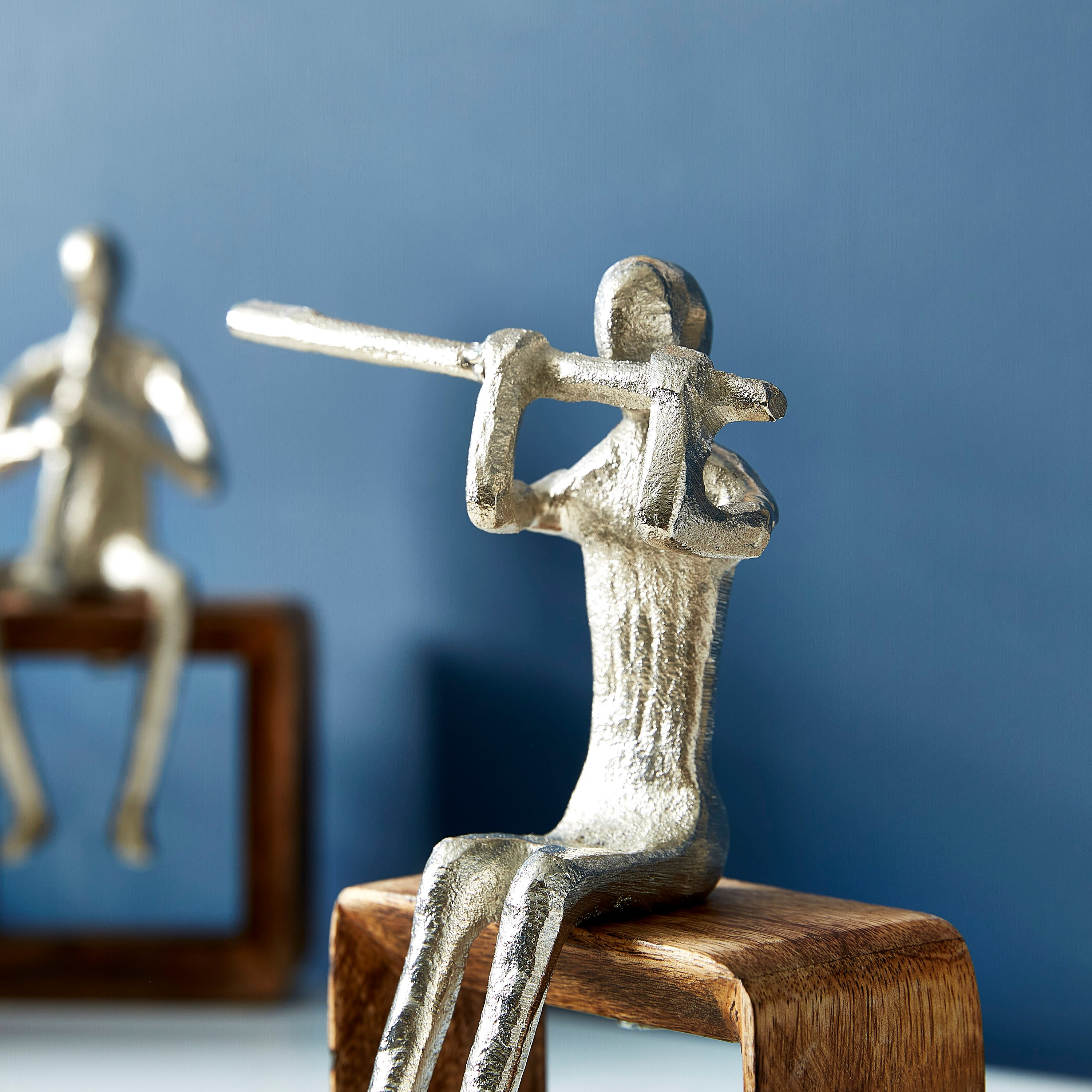 تمثال عازف الفلوت المعدني من تريفيا-hbxhomeware-homedecor-figurinesandornaments-image-3