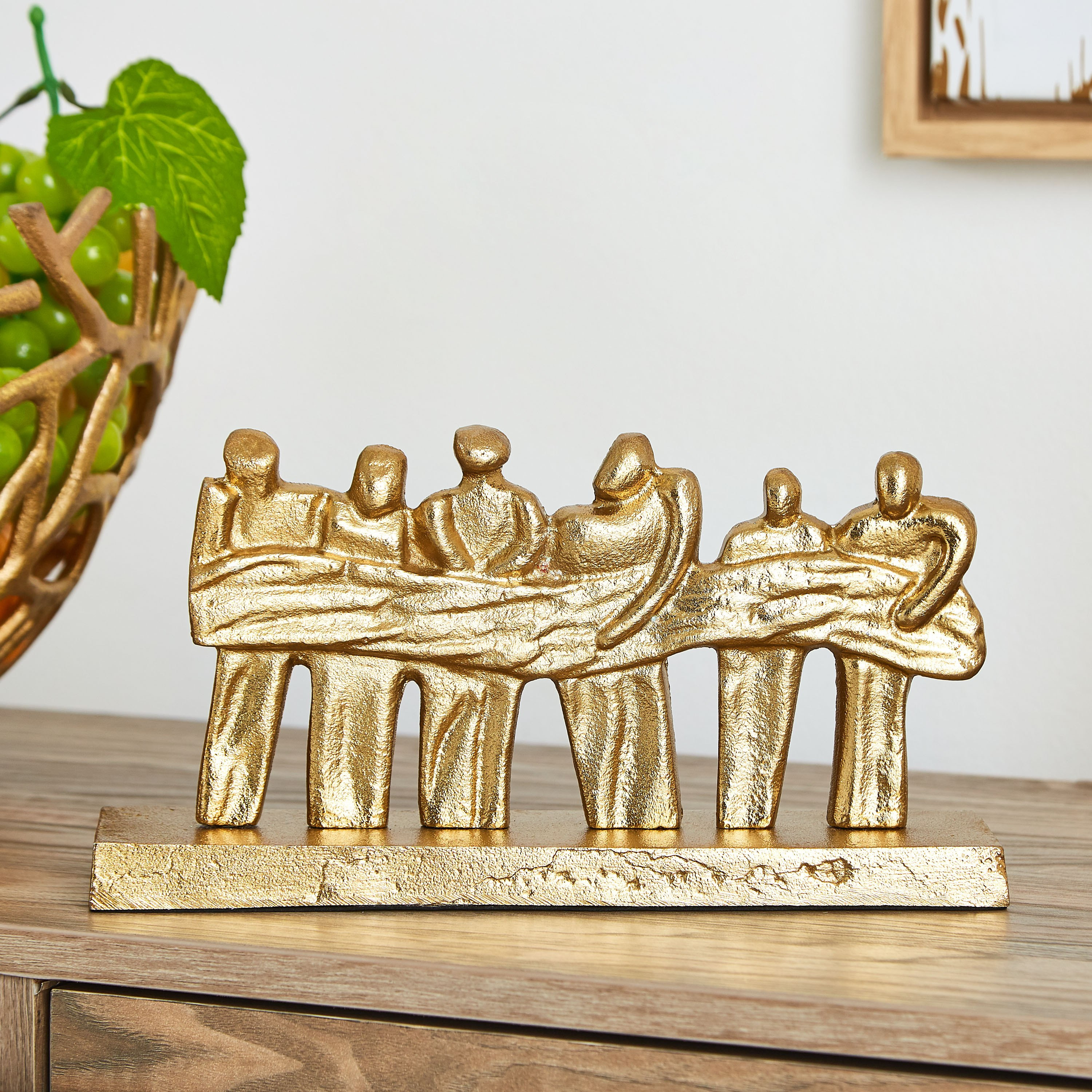 تمثال معدني رجل مع سجل من تريفيا-hbxhomeware-homedecor-figurinesandornaments-image-1